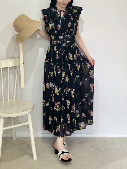 【リリーブラウン/Lily Brown】のフラワープリントプリーツワンピース インテリア・キッズ・メンズ・レディースファッション・服の通販 founy(ファウニー) 　ファッション　Fashion　レディースファッション　Fashion for Women　ワンピース　Dresses　インナー　Innerwear　春　Spring　シフォン　Chiffon, Lightweight Fabric　シャーリング　Shirring, Ruched　スタンド　Stand Collar, Upright Stand　スマート　Smart, Elegant　フェミニン　Feminine, Girly　ラッフル　Ruffle, Frill　エレガント 上品　Elegant　BLK[009]|ID: prp329100004981774 ipo3291000000037324039