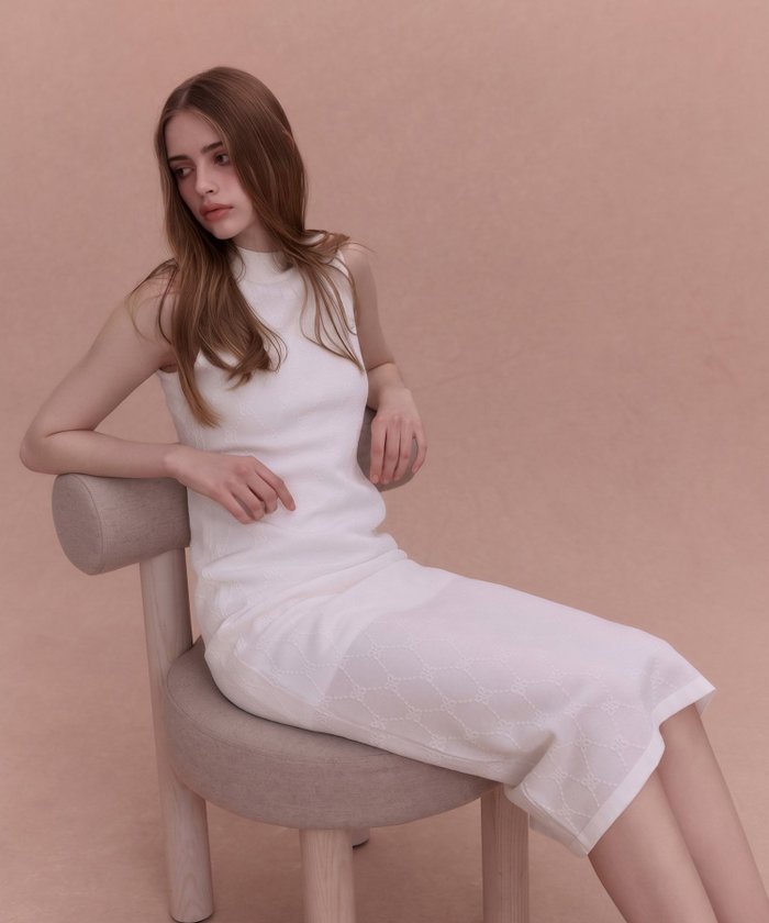 【エイミーイストワール/eimy istoire】のPAPILLON MONOGRAM KNIT DRESS インテリア・キッズ・メンズ・レディースファッション・服の通販 founy(ファウニー) https://founy.com/ ファッション Fashion レディースファッション Fashion for Women トップス・カットソー Cut & Sew Tops ニット Knit Tops & Sweaters ワンピース Dresses フォーマル・パーティードレス・結婚式用ドレス Elegant & Casual Dresses エレガント 上品 Elegant サンダル Sandals, Summer Shoes ジャカード／ジャガード Jacquard, Woven Pattern ジャケット Jacket, Outerwear ドレス Dress, One-Piece ノースリーブ Sleeveless, No-Sleeve フィット Fit, Slim Fit フラット Flat, Flat Shoes リボン Ribbon, Bow 再入荷 Restock / Back in Stock |ID: prp329100004981780 ipo3291000000037324060