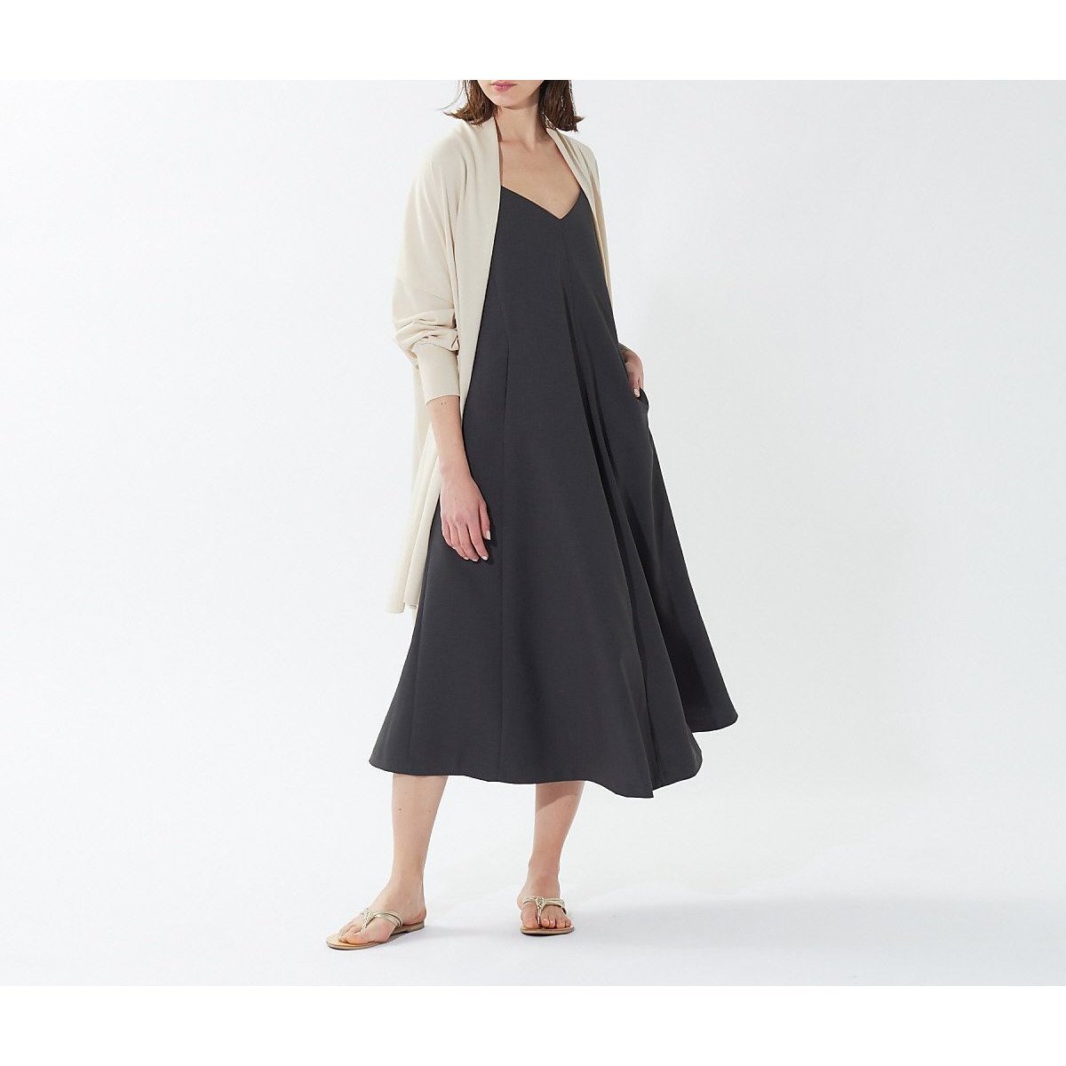 【カリテ/qualite】のギャバストレッチフォルムキャミワンピース インテリア・キッズ・メンズ・レディースファッション・服の通販 founy(ファウニー) 　ファッション　Fashion　レディースファッション　Fashion for Women　ワンピース　Dresses　キャミソールワンピース　Camisole Dresses　アンダー　Underwear Essentials　カットソー　Cut and Sewn Top　カーディガン　Cardigan, Knitwear　キャミソール　Camisole, Spaghetti Strap Top　キャミワンピース　Cami Dress, Slip Dress　タンク　Tank Top, Sleeveless Top　夏　Summer　春　Spring　S/S・春夏　SS, Spring/Summer, Warm Season　A/W・秋冬　Autumn/Winter　チャコールグレー|ID: prp329100004981928 ipo3291000000037324570