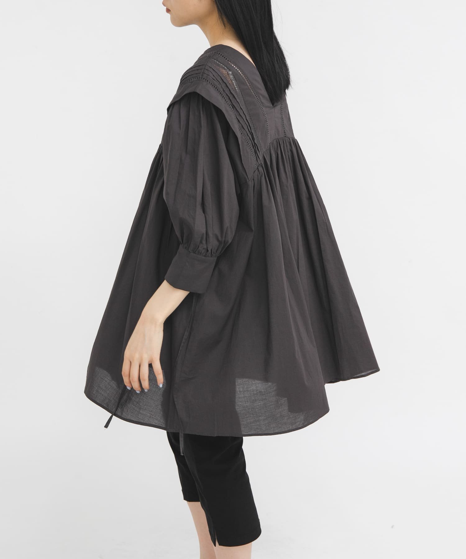 【ケービーエフ/KBF / URBAN RESEARCH】の2WAYレースドッキングミニワンピース インテリア・キッズ・メンズ・レディースファッション・服の通販 founy(ファウニー) 　ファッション　Fashion　レディースファッション　Fashion for Women　ワンピース　Dresses　2026年　2026　2026春夏・S/S　Spring/Summer 2026 SS26　おすすめ　Recommended / Our Picks　シアー　Sheer, See-Through　スリット　Slit, Slit Detail　ドッキング　Docking, Mixed Material　メッシュ　Mesh, Net Fabric　レース　Lace, Lace Fabric　夏　Summer　春　Spring　S/S・春夏　SS, Spring/Summer, Warm Season　チャコールグレー|ID: prp329100004982019 ipo3291000000037324884