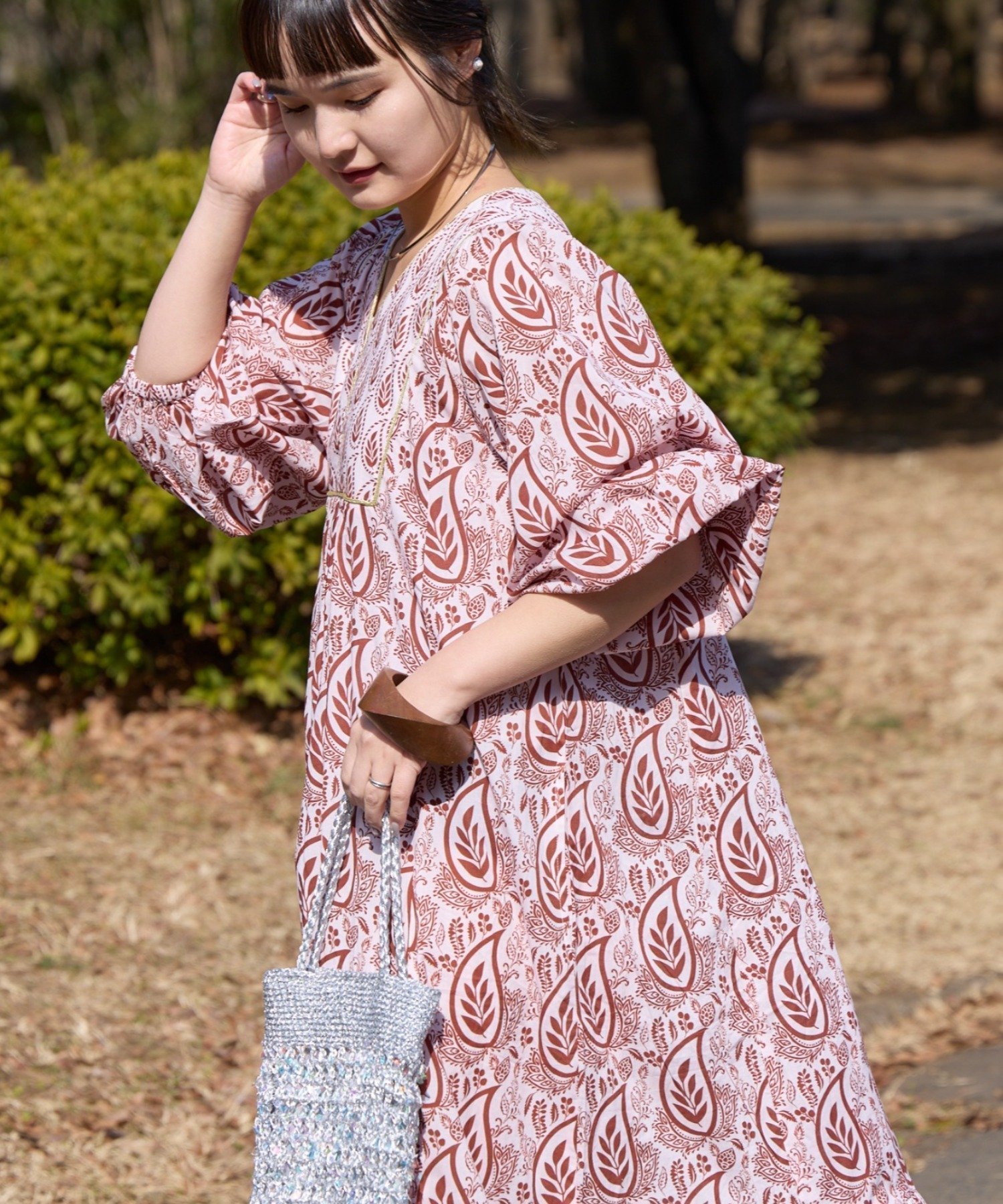 【チャオパニックティピー/CIAOPANIC TYPY】の【Aguni】リーフプリントボリュームワンピース インテリア・キッズ・メンズ・レディースファッション・服の通販 founy(ファウニー) 　ファッション　Fashion　レディースファッション　Fashion for Women　ワンピース　Dresses　インド　Indian Textile　エスニック　Ethnic Style　カラフル　Colorful Design　スニーカー　Sneakers, Trainers　デニム　Denim, Jeans Material　ネックレス　Necklace, Pendant Necklace　バランス　Balance, Style Balance　パイピング　Piping, Trim Design　パターン　Pattern, Design Print　プリント　Print, Printed Pattern　ミュール　Mule, Backless Shoes　リラックス　Relax, Relaxed Fit　リーフ　Leaf, Botanical Leaf　おすすめ　Recommended / Our Picks　旅行　Travel　エレガント 上品　Elegant　レッド|ID: prp329100004982046 ipo3291000000037324988