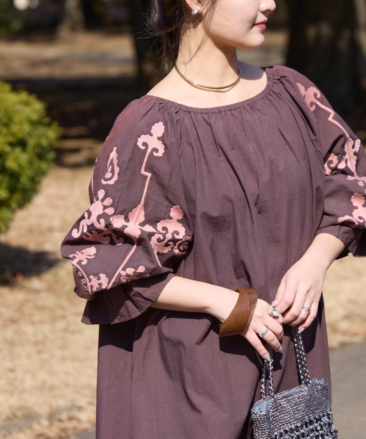 【チャオパニックティピー/CIAOPANIC TYPY】の【Aguni】2WAY刺繍ボリュームワンピース インテリア・キッズ・メンズ・レディースファッション・服の通販 founy(ファウニー) 　ファッション　Fashion　レディースファッション　Fashion for Women　ワンピース　Dresses　インド　Indian Textile　カラフル　Colorful Design　サンダル　Sandals, Summer Shoes　シンプル　Simple, Minimal　スニーカー　Sneakers, Trainers　デニム　Denim, Jeans Material　プリント　Print, Printed Pattern　リラックス　Relax, Relaxed Fit　ロング　Long, Long-Length　おすすめ　Recommended / Our Picks　旅行　Travel　ブラウン|ID: prp329100004982049 ipo3291000000037324997
