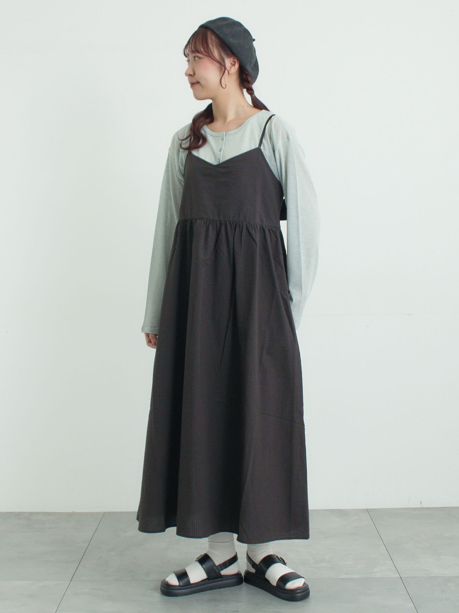 【サマンサモスモス/Samansa Mos2】のバックリボンキャミワンピース インテリア・キッズ・メンズ・レディースファッション・服の通販 founy(ファウニー) 　ファッション　Fashion　レディースファッション　Fashion for Women　ワンピース　Dresses　キャミソールワンピース　Camisole Dresses　おすすめ　Recommended / Our Picks　インナー　Innerwear　カットソー　Cut and Sewn Top　キャミワンピース　Cami Dress, Slip Dress　リボン　Ribbon, Bow　リラックス　Relax, Relaxed Fit　ブラック|ID: prp329100004982065 ipo3291000000037325047