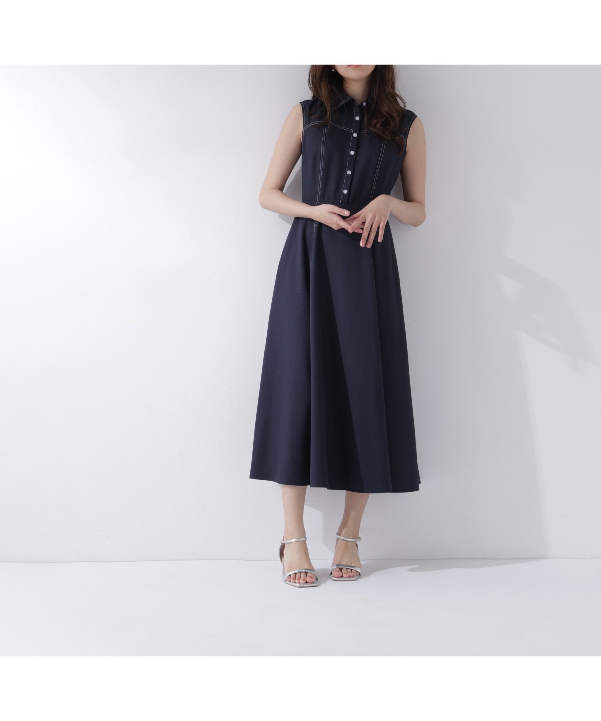 【ナチュラル ビューティー ベーシック/NATURAL BEAUTY BASIC】の襟付きバイカラーステッチワンピース インテリア・キッズ・メンズ・レディースファッション・服の通販 founy(ファウニー) 　ファッション　Fashion　レディースファッション　Fashion for Women　ワンピース　Dresses　シャーリング　Shirring, Ruched　フィット　Fit, Slim Fit　フレア　Flare, Flared　エレガント 上品　Elegant　ネイビー系2|ID: prp329100004982080 ipo3291000000037325098