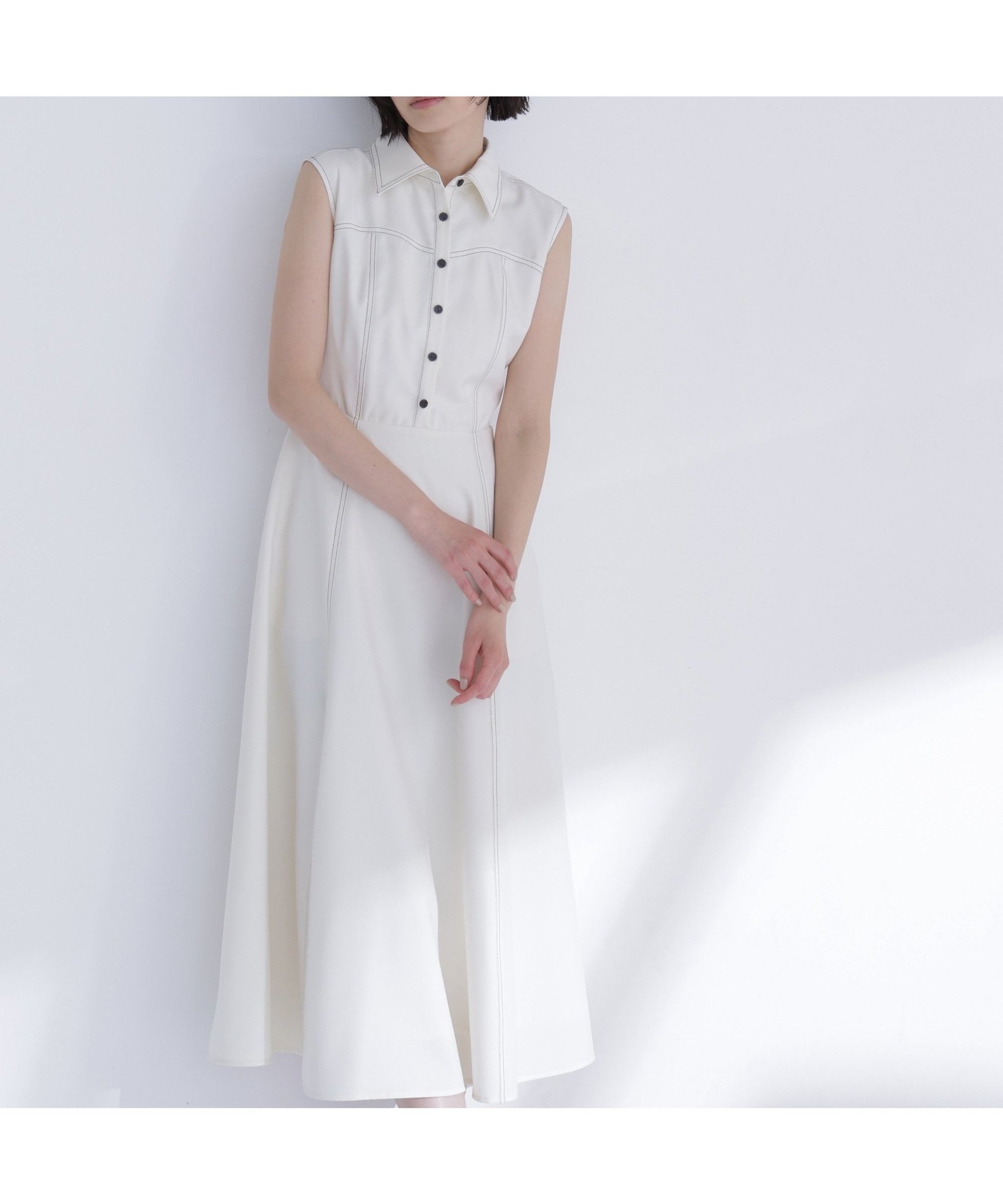 【ナチュラル ビューティー ベーシック/NATURAL BEAUTY BASIC】の襟付きバイカラーステッチワンピース インテリア・キッズ・メンズ・レディースファッション・服の通販 founy(ファウニー) 　ファッション　Fashion　レディースファッション　Fashion for Women　ワンピース　Dresses　シャーリング　Shirring, Ruched　フィット　Fit, Slim Fit　フレア　Flare, Flared　エレガント 上品　Elegant　オフホワイト系2|ID: prp329100004982080 ipo3291000000037325099