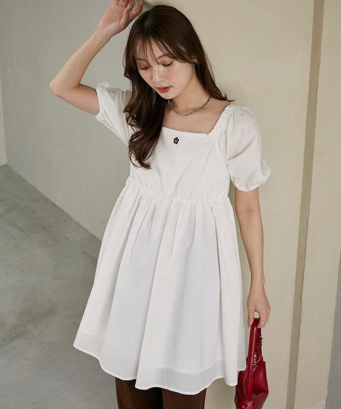 【フリークスストア/FREAK'S STORE】のMARY QUANT × PUBLUX/マリークワント 2WAY バルーン袖 バックギャザー ミニワンピース(スクエアネック・オフショルダー) 限定展開 インテリア・キッズ・メンズ・レディースファッション・服の通販 founy(ファウニー) 　ファッション　Fashion　レディースファッション　Fashion for Women　ワンピース　Dresses　春　Spring　ギャザー　Gathered, Ruffled　スクエア　Square, Square Shape　スペシャル　Special, Limited Edition　トレンド　Trend, Trending Now　バランス　Balance, Style Balance　バルーン　Balloon, Balloon Silhouette　フィット　Fit, Slim Fit　フラワー　Flower, Floral　フレア　Flare, Flared　フロント　Front, Front Design　ミニスカート　Mini Skirt, Short Skirt　モチーフ　Motif, Design Theme　リアル　Real, Realistic　ロマンティック　Romantic, Feminine Style　S/S・春夏　SS, Spring/Summer, Warm Season　夏　Summer　2026年　2026　2026春夏・S/S　Spring/Summer 2026 SS26　オフホワイト|ID: prp329100004982137 ipo3291000000037325324