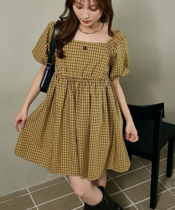 【フリークスストア/FREAK'S STORE】のMARY QUANT × PUBLUX/マリークワント 2WAY バルーン袖 バックギャザー ミニワンピース(スクエアネック・オフショルダー) 限定展開 インテリア・キッズ・メンズ・レディースファッション・服の通販 founy(ファウニー) 　ファッション　Fashion　レディースファッション　Fashion for Women　ワンピース　Dresses　春　Spring　ギャザー　Gathered, Ruffled　スクエア　Square, Square Shape　スペシャル　Special, Limited Edition　トレンド　Trend, Trending Now　バランス　Balance, Style Balance　バルーン　Balloon, Balloon Silhouette　フィット　Fit, Slim Fit　フラワー　Flower, Floral　フレア　Flare, Flared　フロント　Front, Front Design　ミニスカート　Mini Skirt, Short Skirt　モチーフ　Motif, Design Theme　リアル　Real, Realistic　ロマンティック　Romantic, Feminine Style　S/S・春夏　SS, Spring/Summer, Warm Season　夏　Summer　2026年　2026　2026春夏・S/S　Spring/Summer 2026 SS26　イエロー|ID: prp329100004982137 ipo3291000000037325326