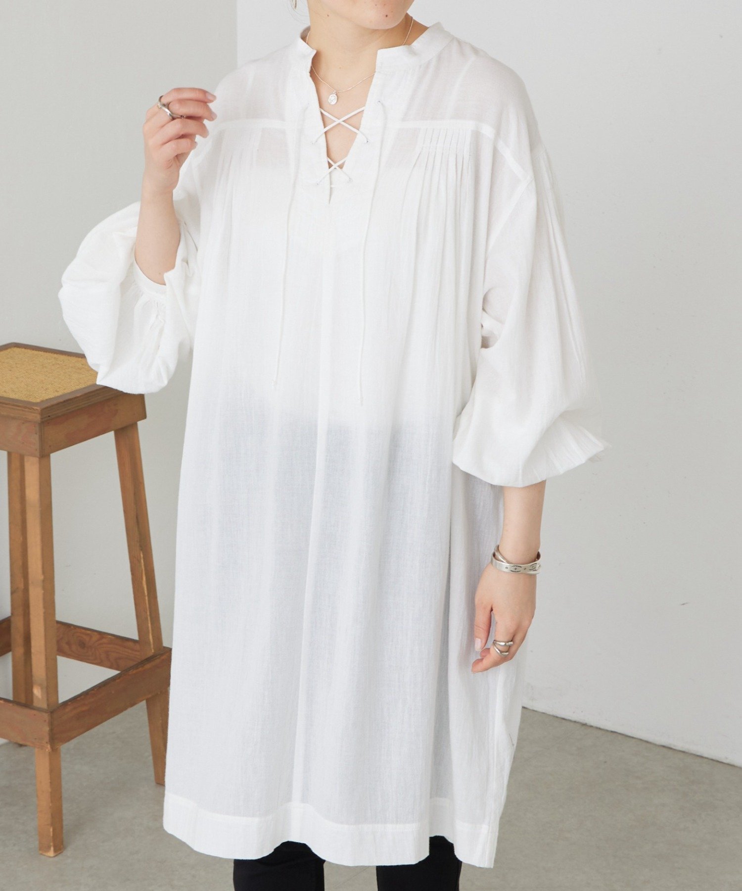 【ビアズリー/BEARDSLEY】のフロントレースアップワンピース インテリア・キッズ・メンズ・レディースファッション・服の通販 founy(ファウニー) 　ファッション　Fashion　レディースファッション　Fashion for Women　ワンピース　Dresses　ギャザー　Gathered, Ruffled　シンプル　Simple, Minimal　ポケット　Pocket, Pocket Detail　ワイド　Wide, Wide Fit　再入荷　Restock / Back in Stock　エレガント 上品　Elegant　ホワイト|ID: prp329100004982181 ipo3291000000037325486