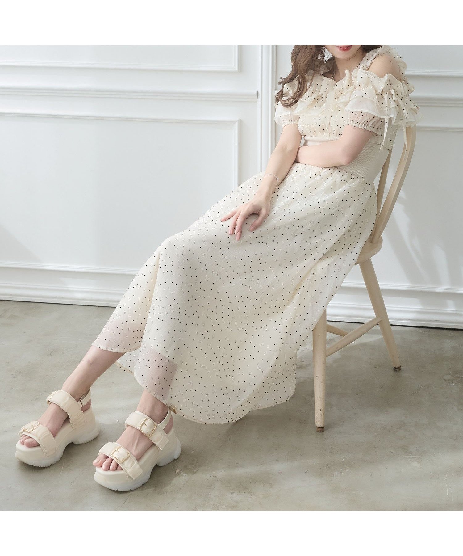 【マジェスティック レゴン/MAJESTIC LEGON】のミルフィーユフリルコルセットワンピース インテリア・キッズ・メンズ・レディースファッション・服の通販 founy(ファウニー) 　ファッション　Fashion　レディースファッション　Fashion for Women　ワンピース　Dresses　アクセサリー　Fashion Accessories　スリーブ　Sleeve, Long Sleeve / Short Sleeve　ダウン　Down, Puffer　デコルテ　Décolleté, Neckline　トレンド　Trend, Trending Now　フィット　Fit, Slim Fit　フリル　Frill, Ruffle　ミュール　Mule, Backless Shoes　再入荷　Restock / Back in Stock　おすすめ　Recommended / Our Picks　アイボリー柄|ID: prp329100004982189 ipo3291000000037325507