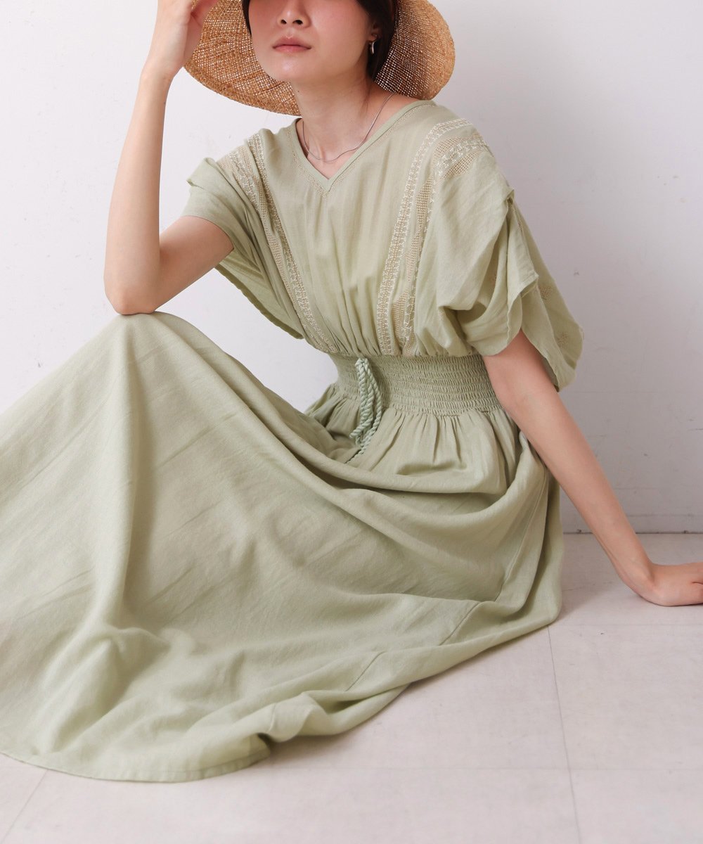 【バブ ブージュルード/Bab Bou Jeloud】の【低身長向けサイズあり】フロント刺繍ウエストシャーリングワンピース インテリア・キッズ・メンズ・レディースファッション・服の通販 founy(ファウニー) 　ファッション　Fashion　レディースファッション　Fashion for Women　ワンピース　Dresses　インド　Indian Textile　オリエンタル　Oriental Pattern　くるぶし　Ankle-Length　サンダル　Sandals, Summer Shoes　シアー　Sheer, See-Through　シェイプ　Shape, Slim Fit　シャーリング　Shirring, Ruched　シューズ　Shoes, Footwear　スカラップ　Scallop, Scalloped Edge　スニーカー　Sneakers, Trainers　スマート　Smart, Elegant　デコルテ　Décolleté, Neckline　フラット　Flat, Flat Shoes　フロント　Front, Front Design　ペチコート　Petticoat, Underskirt　レース　Lace, Lace Fabric　ロング　Long, Long-Length　再入荷　Restock / Back in Stock　夏　Summer　エレガント 上品　Elegant　MINT|ID: prp329100004982205 ipo3291000000037325572