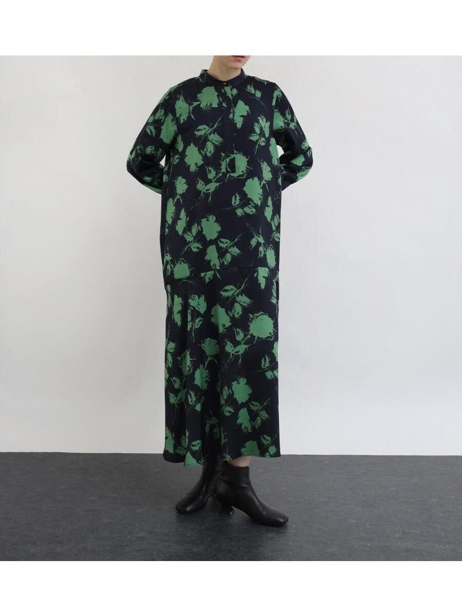 【ラシュッド/LASUD】のフラワーモチーフプリントワンピース インテリア・キッズ・メンズ・レディースファッション・服の通販 founy(ファウニー) 　ファッション　Fashion　レディースファッション　Fashion for Women　ワンピース　Dresses　フロント　Front, Front Design　プリント　Print, Printed Pattern　マーメイド　Mermaid, Fishtail Silhouette　エレガント 上品　Elegant　ネイビー|ID: prp329100004982216 ipo3291000000037325613