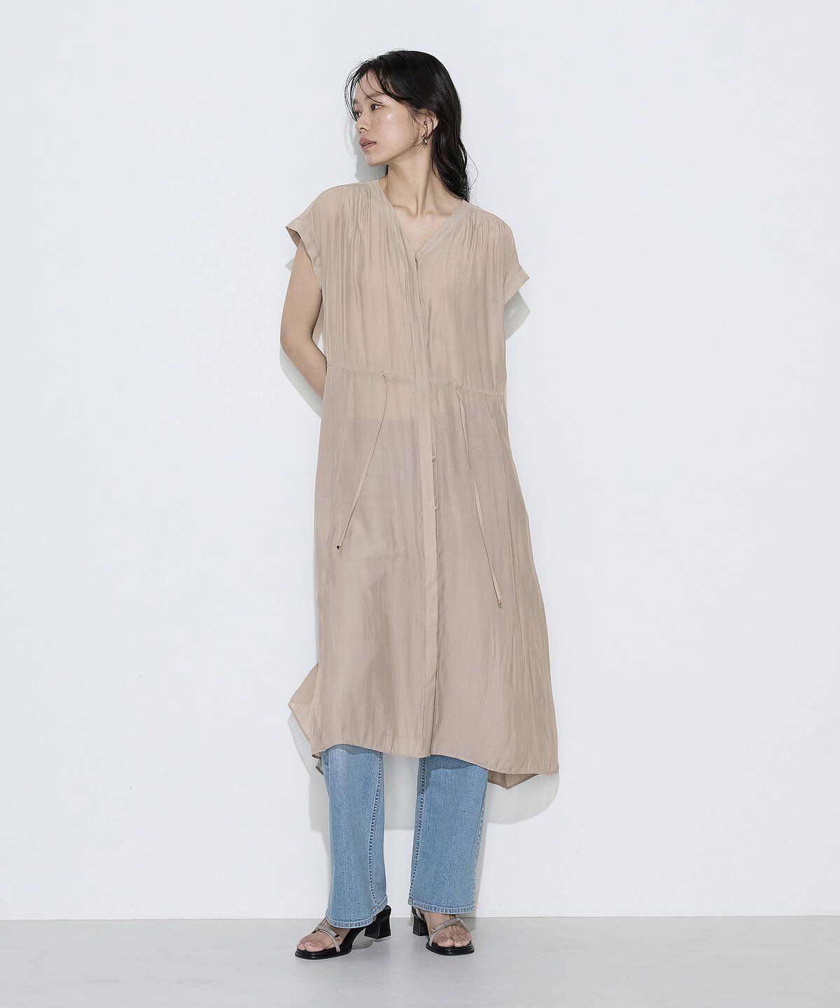 【コムサ/COMME CA】のカッセンシフォン シャツドレス インテリア・キッズ・メンズ・レディースファッション・服の通販 founy(ファウニー) 　ファッション　Fashion　レディースファッション　Fashion for Women　トップス・カットソー　Cut & Sew Tops　シャツ・ブラウス・オフィスカジュアル　Elegant Blouses & Button-Ups　ワンピース　Dresses　フォーマル・パーティードレス・結婚式用ドレス　Elegant & Casual Dresses　アンダー　Underwear Essentials　ギャザー　Gathered, Ruffled　シルク　Silk, 100% Silk　スリット　Slit, Slit Detail　スリーブ　Sleeve, Long Sleeve / Short Sleeve　ドレス　Dress, One-Piece　ドレープ　Drape, Draping Fabric　定番　Standard, Basic Item　なめらか　Smooth, Silky Texture　フレンチ　French, French Style　ポケット　Pocket, Pocket Detail　羽織　Haori, Light Jacket　ヨーク　Yoke, Yoke Design　リラックス　Relax, Relaxed Fit　夏　Summer　エレガント 上品　Elegant　15:ベージュ|ID: prp329100004982281 ipo3291000000037325808