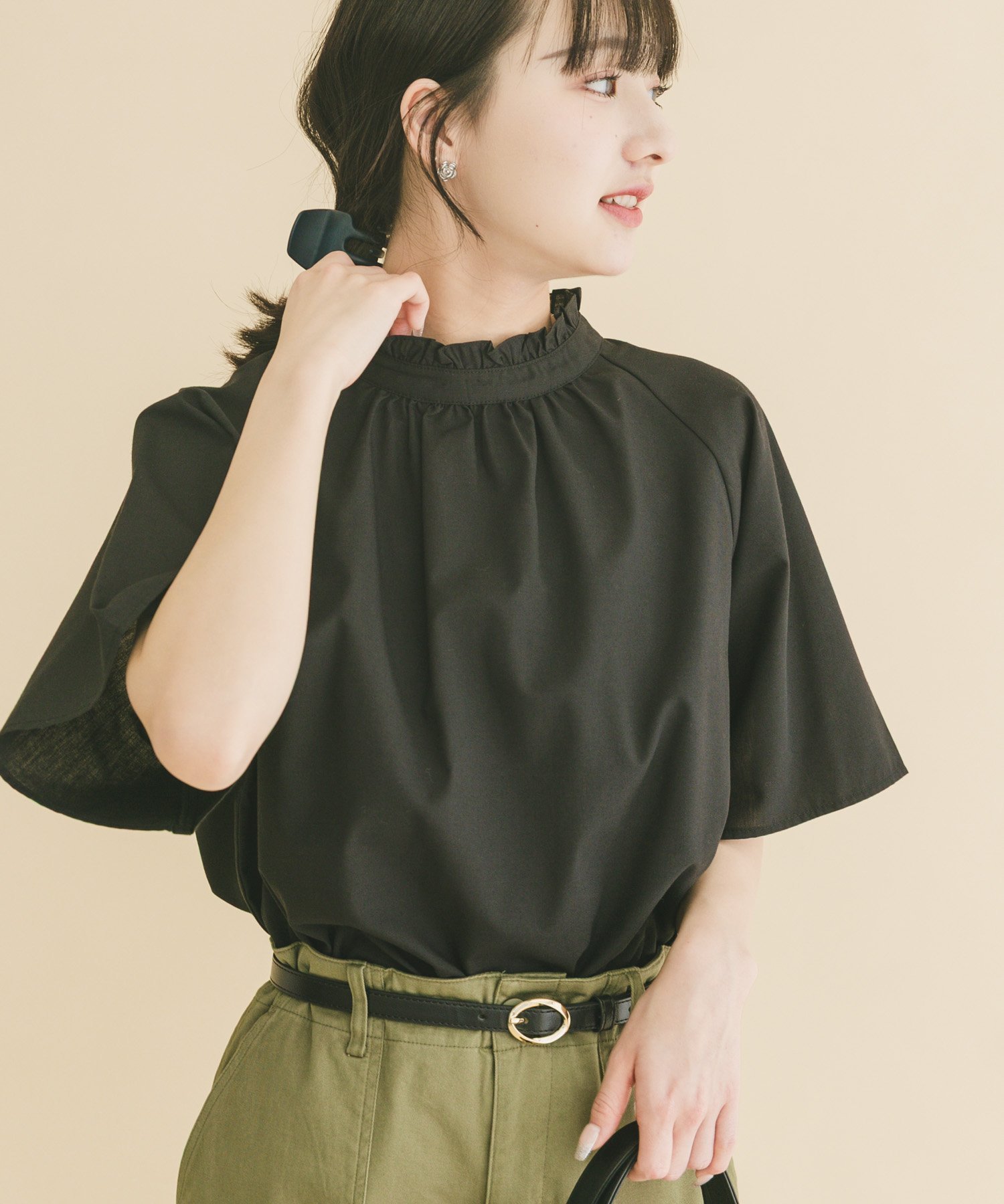 【アイテムズアーバンリサーチ/ITEMS URBAN RESEARCH】のフリルネックブラウス インテリア・キッズ・メンズ・レディースファッション・服の通販 founy(ファウニー) 　ファッション　Fashion　レディースファッション　Fashion for Women　トップス・カットソー　Cut & Sew Tops　シャツ・ブラウス・オフィスカジュアル　Elegant Blouses & Button-Ups　2026年　2026　2026春夏・S/S　Spring/Summer 2026 SS26　おすすめ　Recommended / Our Picks　フリル　Frill, Ruffle　リラックス　Relax, Relaxed Fit　エレガント 上品　Elegant　夏　Summer　S/S・春夏　SS, Spring/Summer, Warm Season　ブラック|ID: prp329100004982371 ipo3291000000037326258