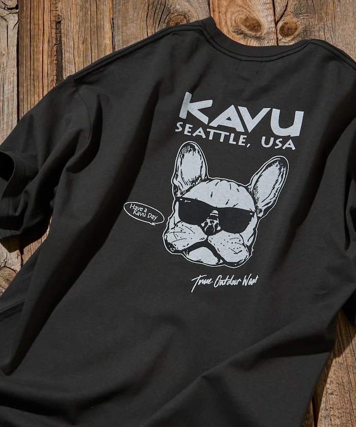 【フリークスストア/FREAK'S STORE】のKAVU×FREAK S STORE/カブー 別注 ビッグシルエット バックデザイン 刺繍ワッペン Tシャツ / DOG【限定展開】 インテリア・キッズ・メンズ・レディースファッション・服の通販 founy(ファウニー) 　ファッション　Fashion　レディースファッション　Fashion for Women　トップス・カットソー　Cut & Sew Tops　シャツ・ブラウス・オフィスカジュアル　Elegant Blouses & Button-Ups　ロングTシャツ・Tシャツ　Longline T-Shirts & Tees　バッグ　Bags　アウトドア　Outdoor Clothing　カーゴパンツ　Cargo Pants, Utility Pants　ショーツ　Shorts, Short Pants　シンプル　Simple, Minimal　デニム　Denim, Jeans Material　トレンド　Trend, Trending Now　定番　Standard, Basic Item　人気　Popular, Best Seller　ビッグ　Big, Oversized　フロント　Front, Front Design　ボトム　Bottoms, Lower Wear　別注　Limited Edition, Custom Order　ワイド　Wide, Wide Fit　ワンポイント　One Point, Statement Accent　S/S・春夏　SS, Spring/Summer, Warm Season　おすすめ　Recommended / Our Picks　犬　Dog　夏　Summer　2026年　2026　2026春夏・S/S　Spring/Summer 2026 SS26　スミクロ|ID: prp329100004982380 ipo3291000000037326360
