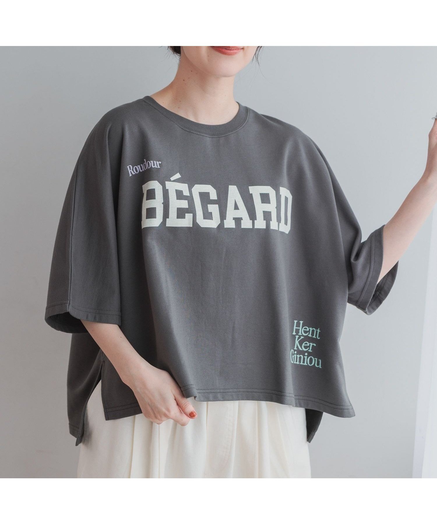 【スタディオ クリップ/studio CLIP】のアソートロゴ刺繍プルオーバー インテリア・キッズ・メンズ・レディースファッション・服の通販 founy(ファウニー) 　ファッション　Fashion　レディースファッション　Fashion for Women　トップス・カットソー　Cut & Sew Tops　カジュアルプルオーバー・ニットトップス　Pullovers & Knit Tops / Casual Pullovers　おすすめ　Recommended / Our Picks　カットソー　Cut and Sewn Top　ショート　Short, Short Length　チュニック　Tunic, Long Top　デニム　Denim, Jeans Material　フラワー　Flower, Floral　フレア　Flare, Flared　プリント　Print, Printed Pattern　定番　Standard, Basic Item　スモーク16|ID: prp329100004982385 ipo3291000000037326390