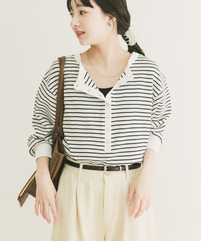 【アイテムズアーバンリサーチ/ITEMS URBAN RESEARCH】の2WAYワッフルプルオーバー インテリア・キッズ・メンズ・レディースファッション・服の通販 founy(ファウニー) https://founy.com/ ファッション Fashion レディースファッション Fashion for Women トップス・カットソー Cut & Sew Tops カジュアルプルオーバー・ニットトップス Pullovers & Knit Tops / Casual Pullovers 2026年 2026 2026春夏・S/S Spring/Summer 2026 SS26 シンプル Simple, Minimal リラックス Relax, Relaxed Fit ワッフル Waffle, Waffle Knit 夏 Summer S/S・春夏 SS, Spring/Summer, Warm Season |ID: prp329100004982394 ipo3291000000037326451