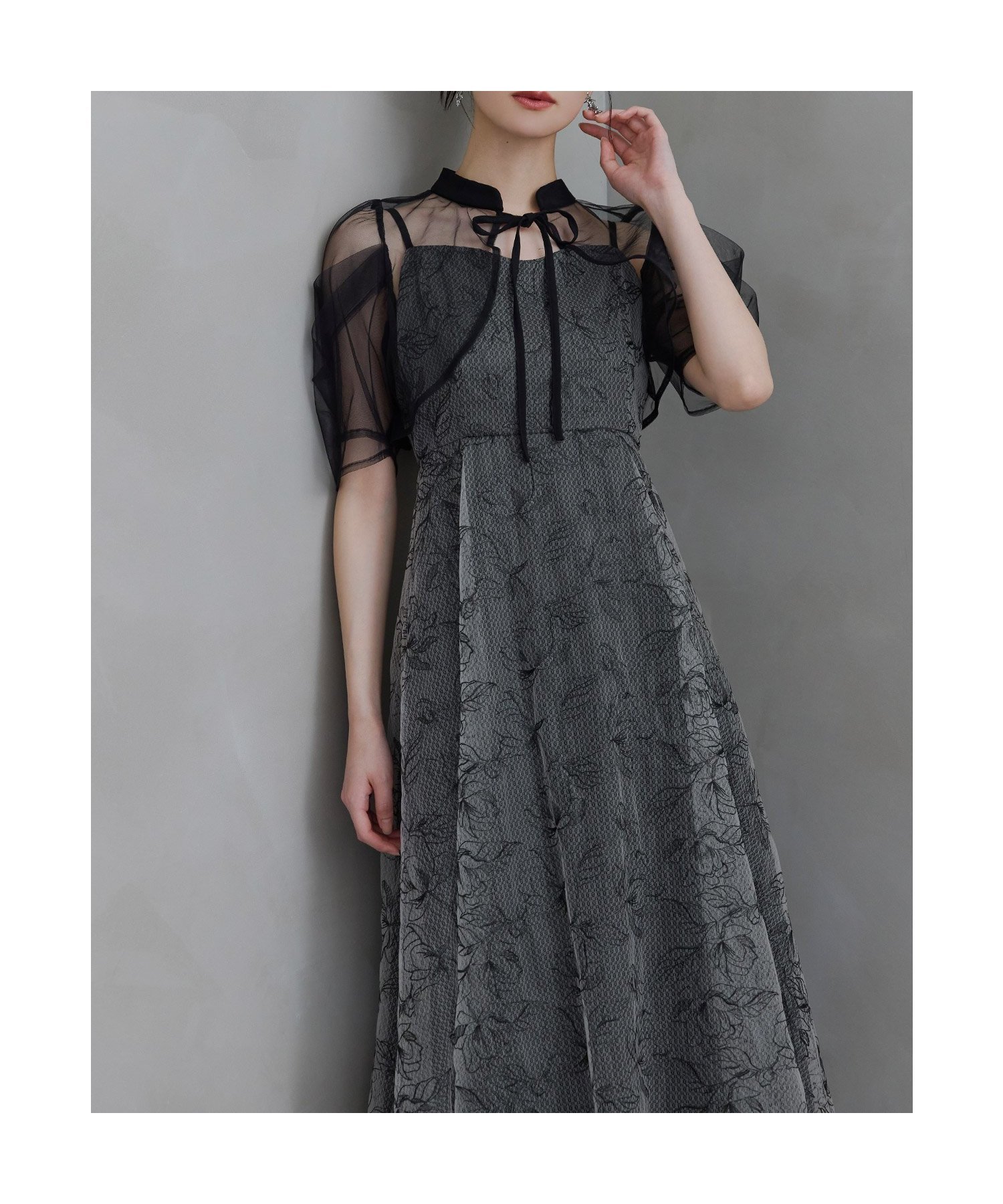 【ビーフラット/bflat】のタックスリーブボレロセットドレス 2点セット キャミワンピース 結婚式 成人式 二次会 インテリア・キッズ・メンズ・レディースファッション・服の通販 founy(ファウニー) 　ファッション　Fashion　レディースファッション　Fashion for Women　アウター　Coat / Outerwear Collection　ボレロ・ショート丈ジャケット / ドレス羽織りに　Boleros & Short Jackets　ワンピース　Dresses　フォーマル・パーティードレス・結婚式用ドレス　Elegant & Casual Dresses　キャミソールワンピース　Camisole Dresses　おすすめ　Recommended / Our Picks　キャミワンピース　Cami Dress, Slip Dress　スリーブ　Sleeve, Long Sleeve / Short Sleeve　チュール　Tulip, Tulip Motif　パターン　Pattern, Design Print　フラワー　Flower, Floral　フレア　Flare, Flared　ボレロ　Bolero, Short Cardigan　リボン　Ribbon, Bow　二次会　After Party　披露宴　Wedding Reception　結婚式　Wedding　ブラック|ID: prp329100004982464 ipo3291000000037326717