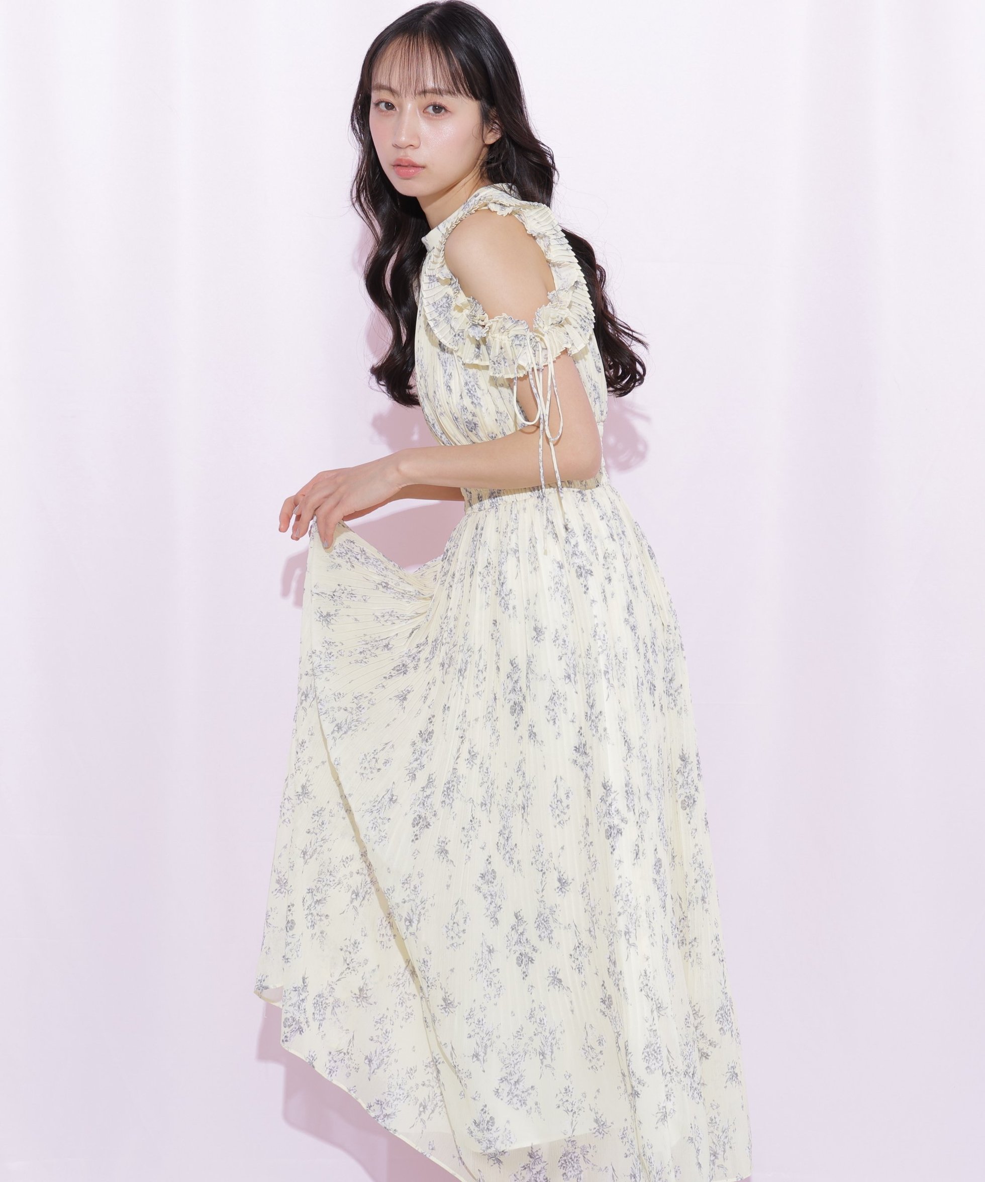 【ジルバイジルスチュアート/JILL by JILLSTUART】のプリーツフリルフラワーワンピース インテリア・キッズ・メンズ・レディースファッション・服の通販 founy(ファウニー) 　ファッション　Fashion　レディースファッション　Fashion for Women　ワンピース　Dresses　シアー　Sheer, See-Through　シャーリング　Shirring, Ruched　スマート　Smart, Elegant　フィット　Fit, Slim Fit　フラワー　Flower, Floral　フリル　Frill, Ruffle　プリーツ　Pleats, Pleated　リボン　Ribbon, Bow　エレガント 上品　Elegant　イエロー1|ID: prp329100004982467 ipo3291000000037326731