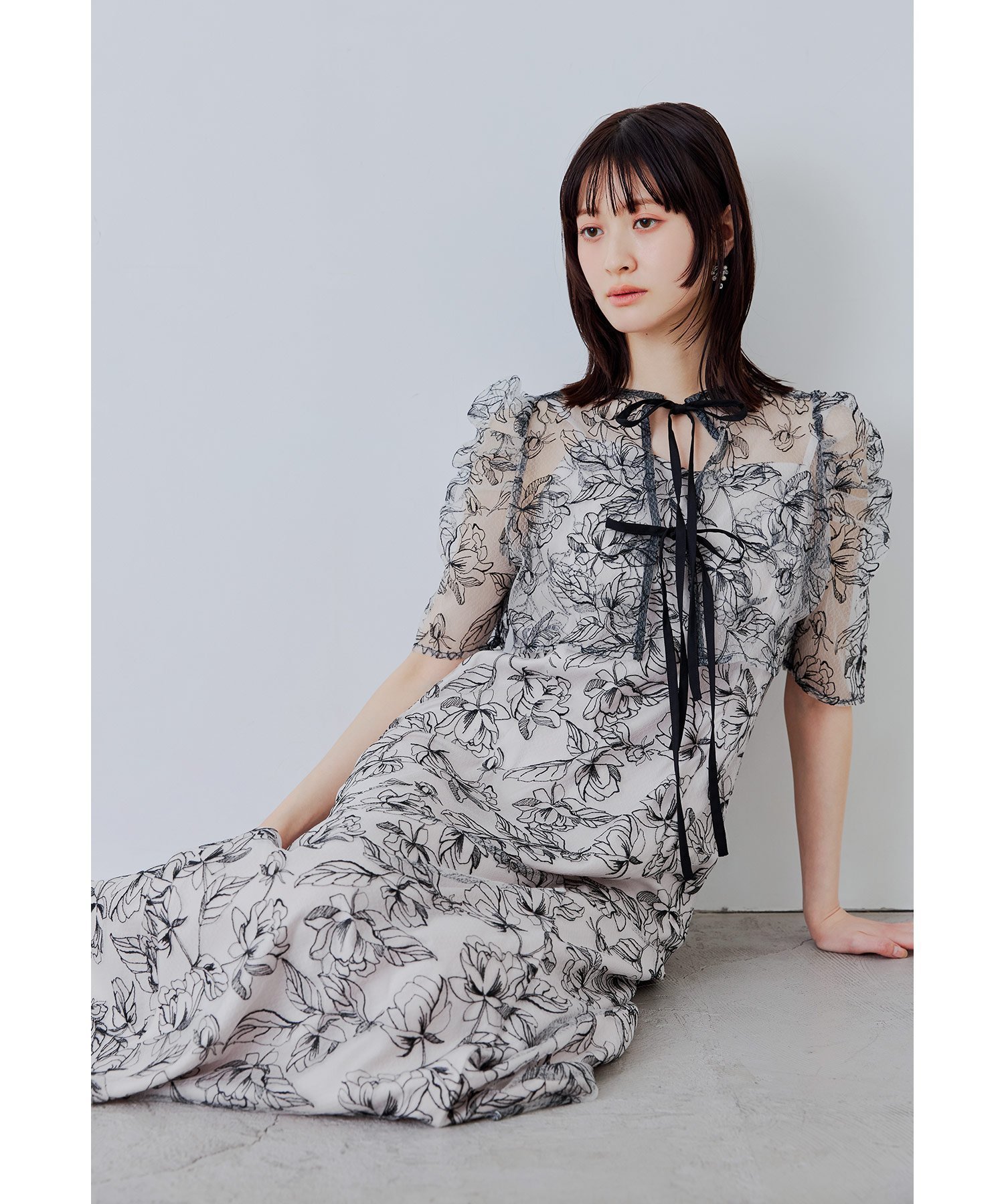 【ビーフラット/bflat】のシアーレースボレロセットドレス 2点セット キャミワンピース 結婚式 成人式 二次会 インテリア・キッズ・メンズ・レディースファッション・服の通販 founy(ファウニー) 　ファッション　Fashion　レディースファッション　Fashion for Women　アウター　Coat / Outerwear Collection　ボレロ・ショート丈ジャケット / ドレス羽織りに　Boleros & Short Jackets　ワンピース　Dresses　フォーマル・パーティードレス・結婚式用ドレス　Elegant & Casual Dresses　キャミソールワンピース　Camisole Dresses　おすすめ　Recommended / Our Picks　キャミワンピース　Cami Dress, Slip Dress　ショート　Short, Short Length　パターン　Pattern, Design Print　フラワー　Flower, Floral　フレア　Flare, Flared　ボレロ　Bolero, Short Cardigan　二次会　After Party　披露宴　Wedding Reception　結婚式　Wedding　ブラック×ピンクベージュ|ID: prp329100004982469 ipo3291000000037326738
