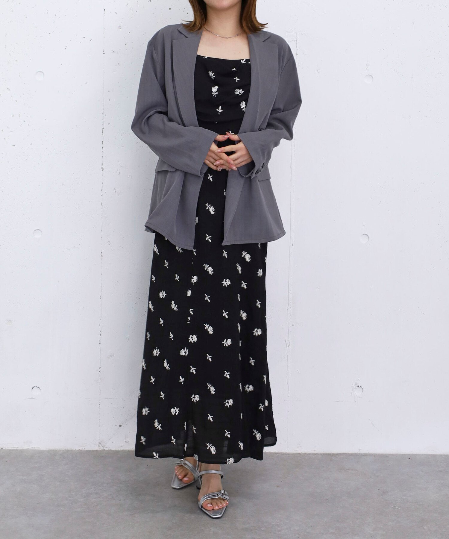 【アルシーヴ/archives】のタックドレープ花柄刺繍キャミワンピース インテリア・キッズ・メンズ・レディースファッション・服の通販 founy(ファウニー) 　ファッション　Fashion　レディースファッション　Fashion for Women　ワンピース　Dresses　キャミソールワンピース　Camisole Dresses　キャミワンピース　Cami Dress, Slip Dress　シンプル　Simple, Minimal　エレガント 上品　Elegant　BLACK|ID: prp329100004982498 ipo3291000000037326845