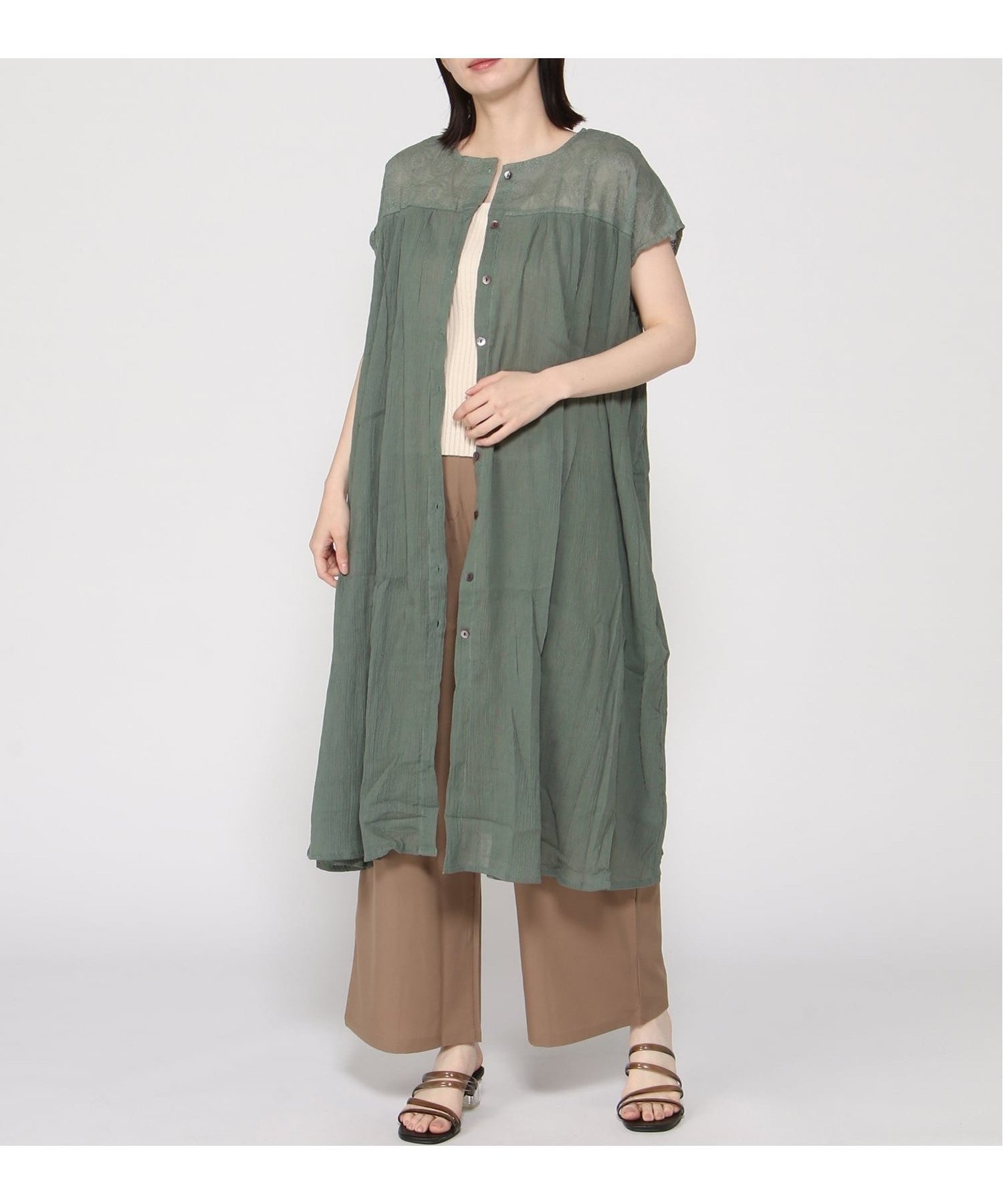 【ジーンズメイト/JEANS MATE】のC-FORT POINT/インド綿 無地 シャツワンピース インテリア・キッズ・メンズ・レディースファッション・服の通販 founy(ファウニー) 　ファッション　Fashion　レディースファッション　Fashion for Women　ワンピース　Dresses　シャツワンピース / 1枚で着映えコーデ　Shirt Dresses　インド　Indian Textile　ギャザー　Gathered, Ruffled　サンダル　Sandals, Summer Shoes　スニーカー　Sneakers, Trainers　ネップ　Nepp, Slub Yarn　無地　Plain, Solid Color　リラックス　Relax, Relaxed Fit　グリーン|ID: prp329100004982506 ipo3291000000037326871