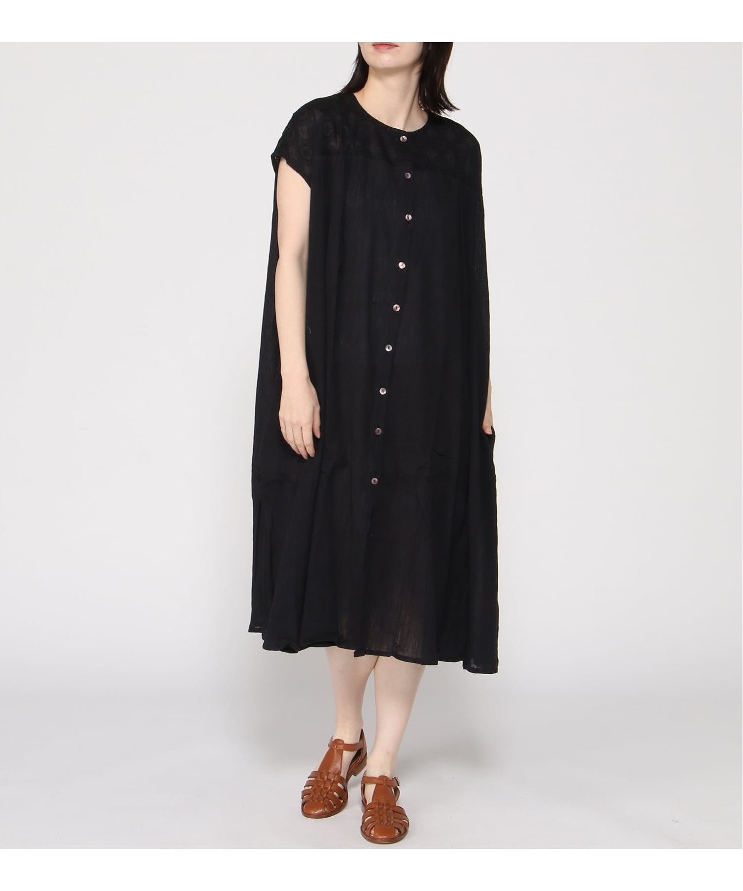 【ジーンズメイト/JEANS MATE】のC-FORT POINT/インド綿 無地 シャツワンピース インテリア・キッズ・メンズ・レディースファッション・服の通販 founy(ファウニー) 　ファッション　Fashion　レディースファッション　Fashion for Women　ワンピース　Dresses　シャツワンピース / 1枚で着映えコーデ　Shirt Dresses　インド　Indian Textile　ギャザー　Gathered, Ruffled　サンダル　Sandals, Summer Shoes　スニーカー　Sneakers, Trainers　ネップ　Nepp, Slub Yarn　無地　Plain, Solid Color　リラックス　Relax, Relaxed Fit　ブラック|ID: prp329100004982506 ipo3291000000037326873