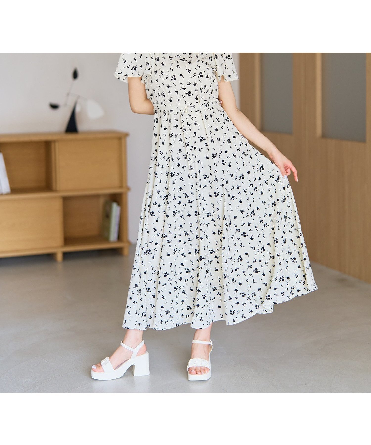 【ミッシュマッシュ/MISCH MASCH】のスクエアネックバックリボンAラインワンピース MM627408 インテリア・キッズ・メンズ・レディースファッション・服の通販 founy(ファウニー) 　ファッション　Fashion　レディースファッション　Fashion for Women　ワンピース　Dresses　Aラインワンピース・フレアシルエット　A-Line Dresses / Flared Silhouette Dresses　ホワイトブラック|ID: prp329100004982524 ipo3291000000037326938