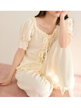 【スナイデル ホーム/SNIDEL HOME】のカットフリルセットアップ 大人の最旬トレンドファッション＆コーディネート founy(ファウニー) ファッション Fashion レディースファッション Fashion for Women セットアップ Matching Sets カットソー Cut and Sewn Top スマート Smart, Elegant スリーブ Sleeve, Long Sleeve / Short Sleeve セットアップ Set-Up, Coordinated Outfit フリル Frill, Ruffle フロント Front, Front Design リボン Ribbon, Bow リラックス Relax, Relaxed Fit ロング Long, Long-Length おすすめ Recommended / Our Picks ギフト プレゼント Gift / Present |ID:prp329100004982579
