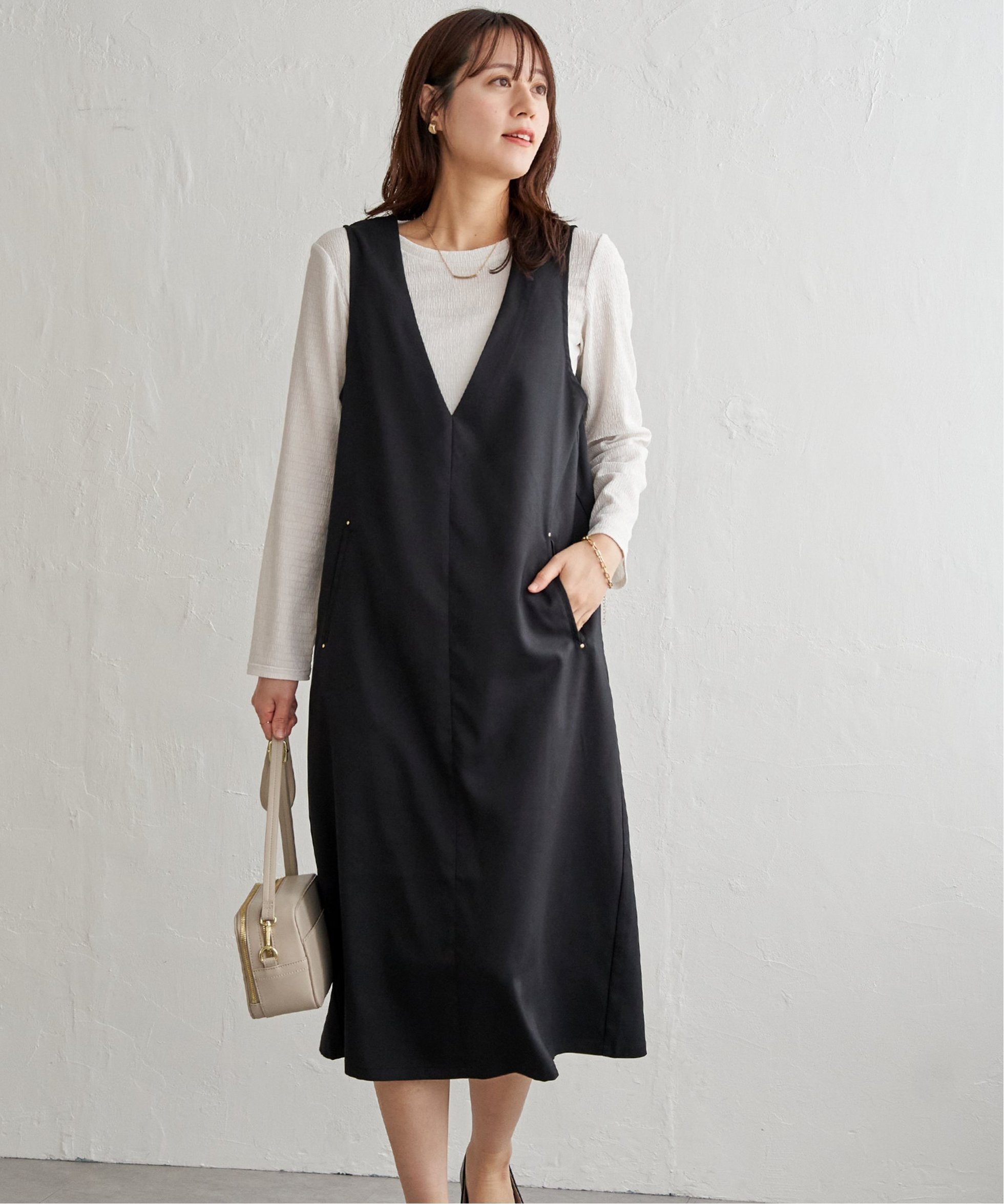 【イッカ/ikka】の【2点セット】ジャンパースカートセット インテリア・キッズ・メンズ・レディースファッション・服の通販 founy(ファウニー) 　ファッション　Fashion　レディースファッション　Fashion for Women　スカート　Skirts　インナー　Innerwear　シャーリング　Shirring, Ruched　デコルテ　Décolleté, Neckline　フェミニン　Feminine, Girly　ポケット　Pocket, Pocket Detail　ブラック|ID: prp329100004982594 ipo3291000000037327185
