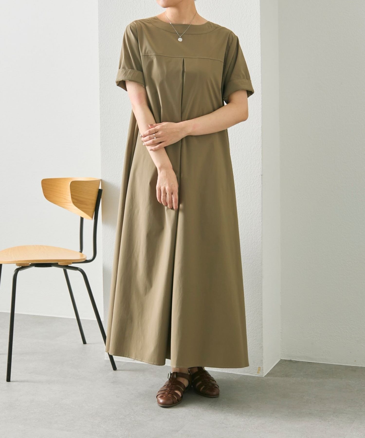 【イア パピヨネ/ear PAPILLONNER】のイージーケアVネックワンピース【SUM1 STYLE】 インテリア・キッズ・メンズ・レディースファッション・服の通販 founy(ファウニー) 　ファッション　Fashion　レディースファッション　Fashion for Women　ワンピース　Dresses　エレガント 上品　Elegant　吸水　Absorbent, Quick-Dry　サンダル　Sandals, Summer Shoes　センター　Center, Center Line　ポケット　Pocket, Pocket Detail　ラウンド　Round, Round Neck　おすすめ　Recommended / Our Picks　カーキ|ID: prp329100004982644 ipo3291000000037327356
