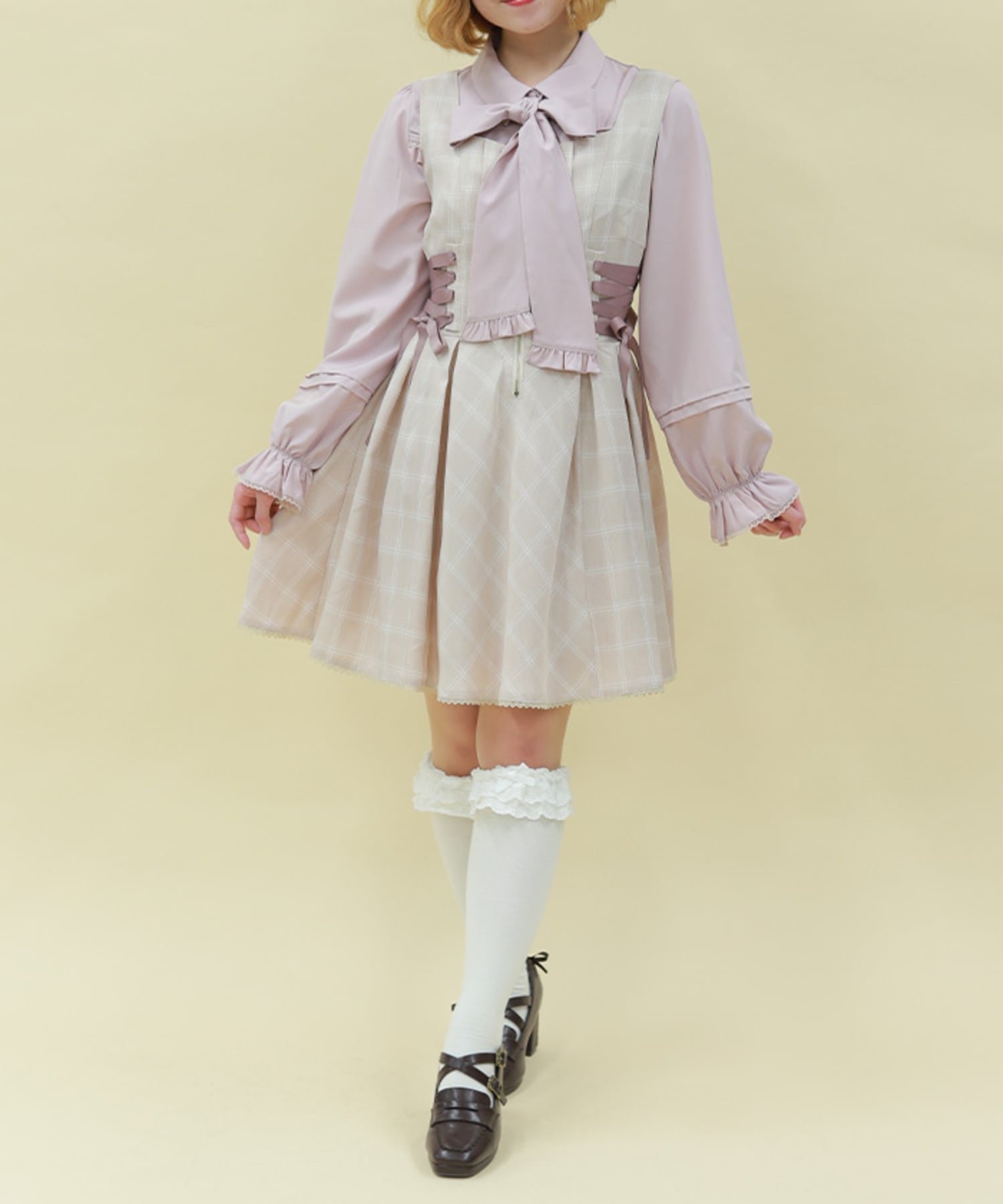 【アクシーズファム/axes femme】のリボン付センタージップジャンパースカート インテリア・キッズ・メンズ・レディースファッション・服の通販 founy(ファウニー) 　ファッション　Fashion　レディースファッション　Fashion for Women　スカート　Skirts　おすすめ　Recommended / Our Picks　ガーリー　Girly, Feminine Style　セットアップ　Set-Up, Coordinated Outfit　トレンド　Trend, Trending Now　パール　Pearl, Pearl Accent　リボン　Ribbon, Bow　春　Spring　ベージュ|ID: prp329100004982691 ipo3291000000037327501