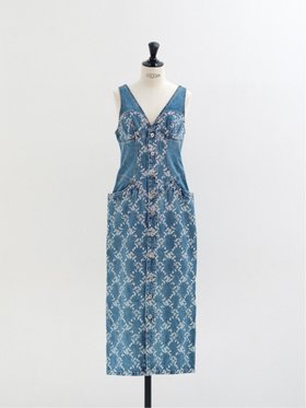【フェティコ/FETICO】のDENIM EMBROIDERED SLEEVELESS DRESS 大人の最旬トレンドファッション＆コーディネート founy(ファウニー) ファッション Fashion レディースファッション Fashion for Women トップス・カットソー Cut & Sew Tops ワンピース Dresses フォーマル・パーティードレス・結婚式用ドレス Elegant & Casual Dresses デニム Denim, Jeans Material ドレス Dress, One-Piece ポケット Pocket, Pocket Detail モチーフ Motif, Design Theme ヴィンテージ Vintage Style エレガント 上品 Elegant |ID:prp329100004982692