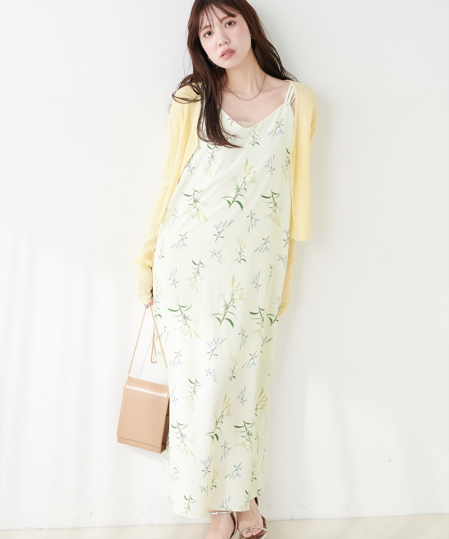 【ナチュラルクチュール/natural couture】のフラワープリントキャミワンピース 大人の最旬トレンドファッション＆コーディネート founy(ファウニー) 　ファッション　Fashion　レディースファッション　Fashion for Women　ワンピース　Dresses　キャミソールワンピース　Camisole Dresses　アクセサリー　Fashion Accessories　インナー　Innerwear　エレガント 上品　Elegant　カットソー　Cut and Sewn Top　カーディガン　Cardigan, Knitwear　サンダル　Sandals, Summer Shoes　シンプル　Simple, Minimal　ジャケット　Jacket, Outerwear　スニーカー　Sneakers, Trainers　デコルテ　Décolleté, Neckline　フェミニン　Feminine, Girly　ラップ　Wrap, Wrap Design　ロング　Long, Long-Length　再入荷　Restock / Back in Stock　おすすめ　Recommended / Our Picks　2026年　2026　2026春夏・S/S　Spring/Summer 2026 SS26　 other-1|ID: prp329100004982871 ipo3291000000037328786