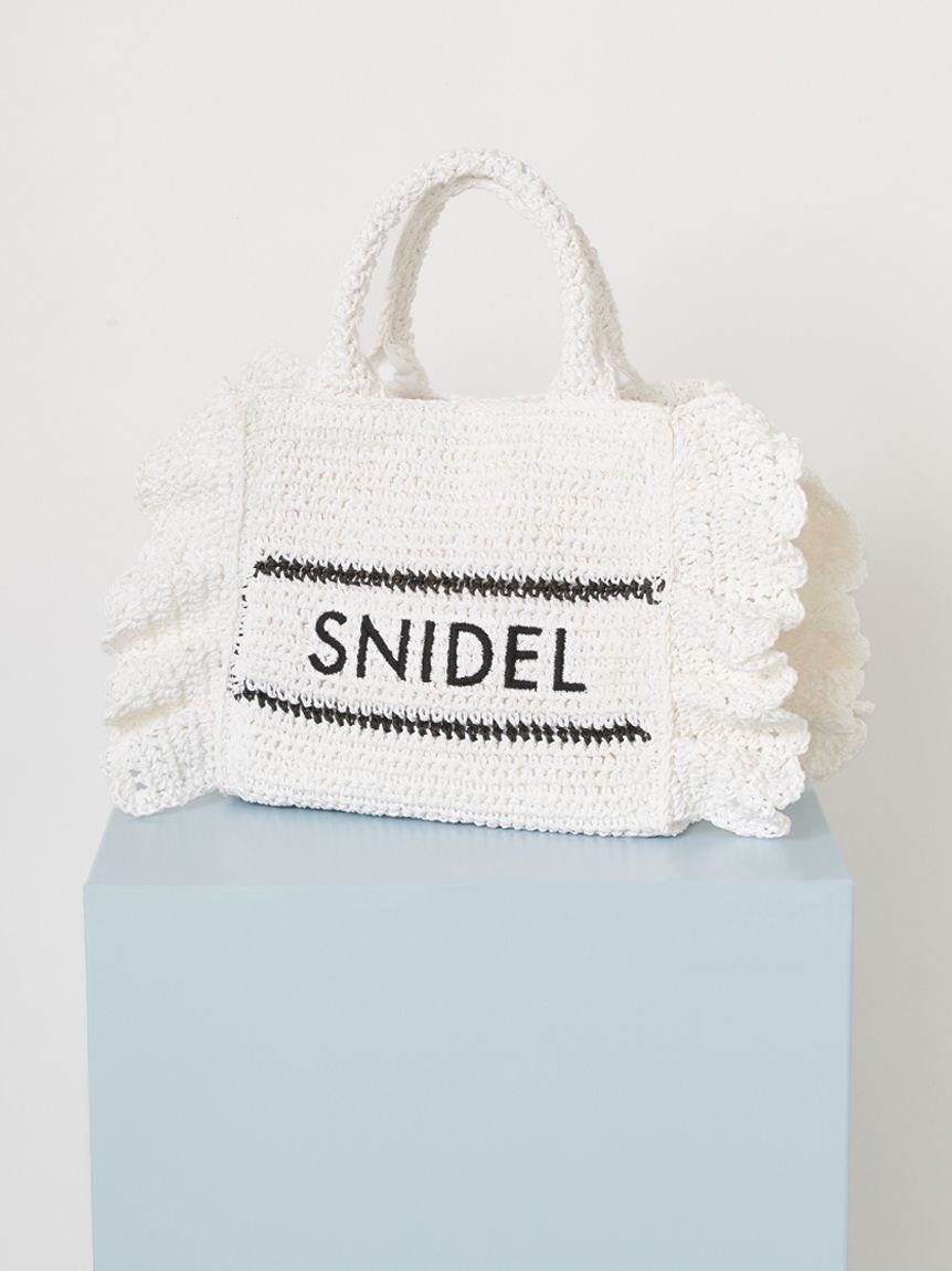 【スナイデル/SNIDEL】のブレーズフリルロゴショルダーバッグ 大人の最旬トレンドファッション＆コーディネート founy(ファウニー) 　ファッション　Fashion　レディースファッション　Fashion for Women　バッグ　Bags　春　Spring　今季　This Season, Current Season　ショルダー　Shoulder, Shoulder Strap　スマート　Smart, Elegant　タンブラー　Tumbler, Travel Mug　トレンド　Trend, Trending Now　定番　Standard, Basic Item　人気　Popular, Best Seller　フリル　Frill, Ruffle　ポケット　Pocket, Pocket Detail　ポーチ　Pouch, Small Case　マグネット　Magnet, Magnetic Closure　楽ちん　Easy Fit, Comfortable　S/S・春夏　SS, Spring/Summer, Warm Season　夏　Summer　 other-1|ID: prp329100004982928 ipo3291000000037329052