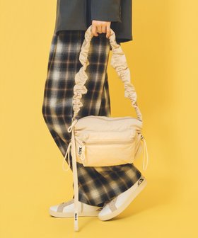 【キャセリーニ/CASSELINI】のCONTROL FREAK / CTFK 撥水ギャザークロスボディバッグ 大人の最旬トレンドファッション＆コーディネート founy(ファウニー) ファッション Fashion レディースファッション Fashion for Women バッグ Bags おすすめ Recommended / Our Picks ウォーター Water ギャザー Gathered, Ruffled コンパクト Compact, Small Size ショルダー Shoulder, Shoulder Strap トレンド Trend, Trending Now フェミニン Feminine, Girly ベーシック Basic, Essential ポケット Pocket, Pocket Detail 傘 Umbrella, Parasol |ID:prp329100004982929
