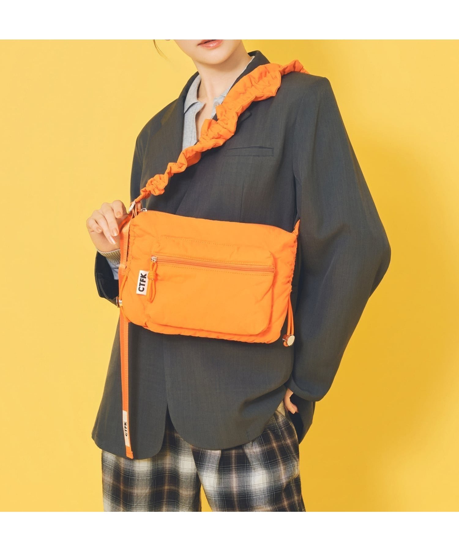 【キャセリーニ/CASSELINI】のCONTROL FREAK / CTFK 撥水ギャザークロスボディバッグ インテリア・キッズ・メンズ・レディースファッション・服の通販 founy(ファウニー) 　ファッション　Fashion　レディースファッション　Fashion for Women　バッグ　Bags　おすすめ　Recommended / Our Picks　ウォーター　Water　ギャザー　Gathered, Ruffled　コンパクト　Compact, Small Size　ショルダー　Shoulder, Shoulder Strap　トレンド　Trend, Trending Now　フェミニン　Feminine, Girly　ベーシック　Basic, Essential　ポケット　Pocket, Pocket Detail　傘　Umbrella, Parasol　オレンジ|ID: prp329100004982929 ipo3291000000037329058