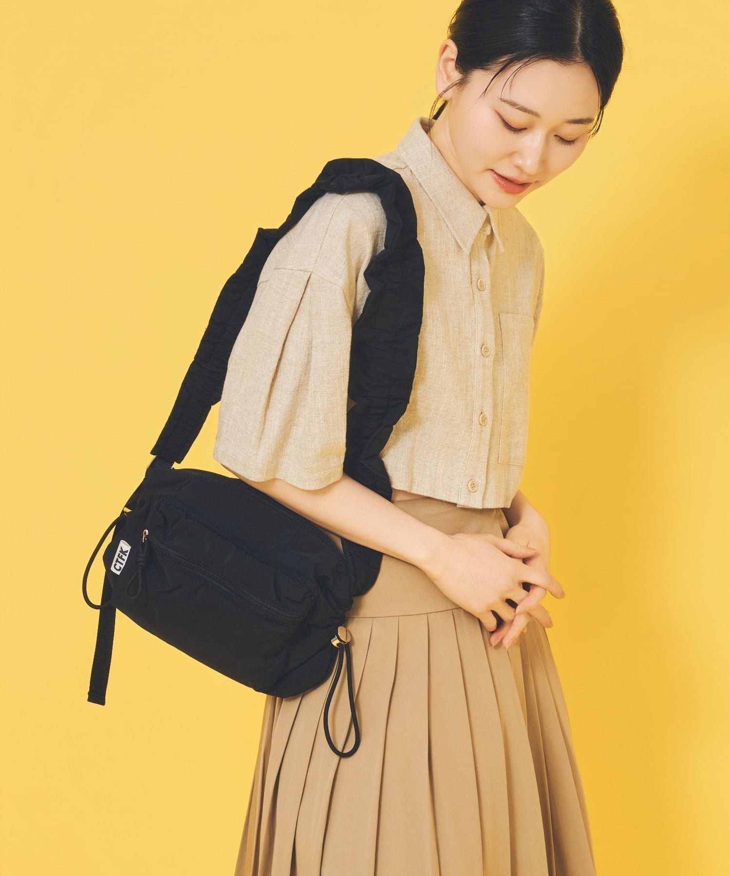 【キャセリーニ/CASSELINI】のCONTROL FREAK / CTFK 撥水ギャザークロスボディバッグ インテリア・キッズ・メンズ・レディースファッション・服の通販 founy(ファウニー) 　ファッション　Fashion　レディースファッション　Fashion for Women　バッグ　Bags　おすすめ　Recommended / Our Picks　ウォーター　Water　ギャザー　Gathered, Ruffled　コンパクト　Compact, Small Size　ショルダー　Shoulder, Shoulder Strap　トレンド　Trend, Trending Now　フェミニン　Feminine, Girly　ベーシック　Basic, Essential　ポケット　Pocket, Pocket Detail　傘　Umbrella, Parasol　ブラック|ID: prp329100004982929 ipo3291000000037329067