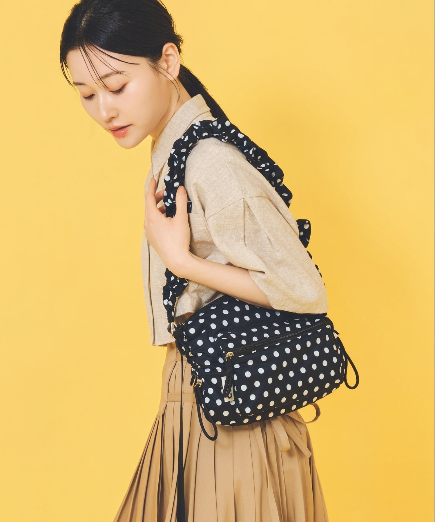 【キャセリーニ/CASSELINI】のCONTROL FREAK / CTFK 撥水ギャザークロスボディバッグ インテリア・キッズ・メンズ・レディースファッション・服の通販 founy(ファウニー) 　ファッション　Fashion　レディースファッション　Fashion for Women　バッグ　Bags　おすすめ　Recommended / Our Picks　ウォーター　Water　ギャザー　Gathered, Ruffled　コンパクト　Compact, Small Size　ショルダー　Shoulder, Shoulder Strap　トレンド　Trend, Trending Now　フェミニン　Feminine, Girly　ベーシック　Basic, Essential　ポケット　Pocket, Pocket Detail　傘　Umbrella, Parasol　モノトーン|ID: prp329100004982929 ipo3291000000037329074