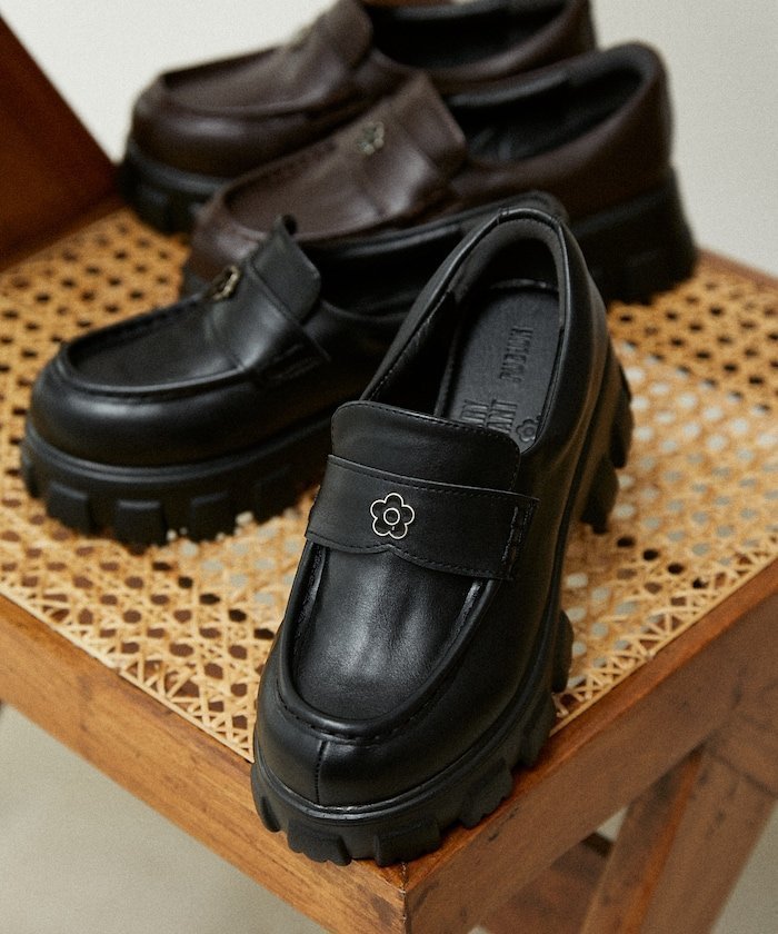 【フリークスストア/FREAK'S STORE】のフラワーモチーフ 厚底 ローファー 限定展開 25AW26SS インテリア・キッズ・メンズ・レディースファッション・服の通販 founy(ファウニー) 　ファッション　Fashion　レディースファッション　Fashion for Women　2025年　2025　2025-2026秋冬・A/W　Autumn/Winter 2025–26 AW25–26　2026年　2026　2026春夏・S/S　Spring/Summer 2026 SS26　フラワー　Flower, Floral　モチーフ　Motif, Design Theme　厚底　Platform Shoes　ブラック|ID: prp329100004982932 ipo3291000000037329083