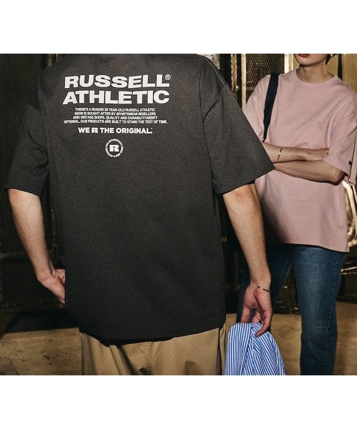 【フリークスストア/FREAK'S STORE】の限定展開 RUSSEL ATHLETIC×FREAK S STORE 別注 ビッグシルエット ロゴバックプリント ポケットTシャツ インテリア・キッズ・メンズ・レディースファッション・服の通販 founy(ファウニー) 　ファッション　Fashion　レディースファッション　Fashion for Women　トップス・カットソー　Cut & Sew Tops　シャツ・ブラウス・オフィスカジュアル　Elegant Blouses & Button-Ups　ロングTシャツ・Tシャツ　Longline T-Shirts & Tees　バッグ　Bags　ヴィンテージ　Vintage Style　カーゴパンツ　Cargo Pants, Utility Pants　ショーツ　Shorts, Short Pants　デニム　Denim, Jeans Material　トレンド　Trend, Trending Now　人気　Popular, Best Seller　ビッグ　Big, Oversized　フロント　Front, Front Design　プリント　Print, Printed Pattern　ボトム　Bottoms, Lower Wear　ポケット　Pocket, Pocket Detail　別注　Limited Edition, Custom Order　リラックス　Relax, Relaxed Fit　ワイド　Wide, Wide Fit　ワンポイント　One Point, Statement Accent　S/S・春夏　SS, Spring/Summer, Warm Season　おすすめ　Recommended / Our Picks　夏　Summer　2026年　2026　2026春夏・S/S　Spring/Summer 2026 SS26　チャコールグレー|ID: prp329100004983071 ipo3291000000037330070