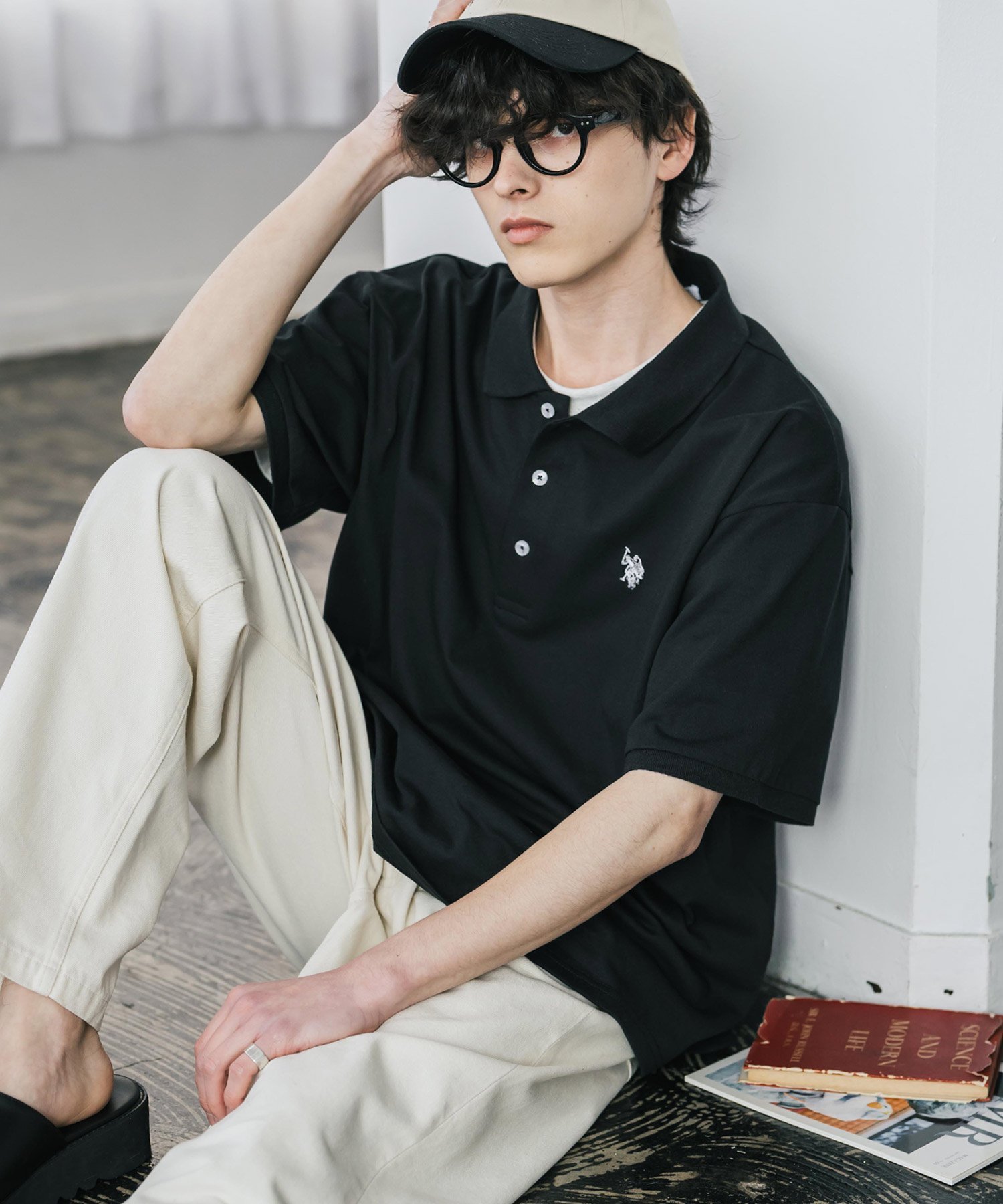 【ロッキーモンロー/Rocky Monroe】のU.S. POLO ASSN. 別注コラボワンポイントロゴ刺繍天竺半袖ポロ インテリア・キッズ・メンズ・レディースファッション・服の通販 founy(ファウニー) 　ファッション　Fashion　レディースファッション　Fashion for Women　トップス・カットソー　Cut & Sew Tops　コラボ　Collaboration, Collab　シンプル　Simple, Minimal　スポーツ　Sports, Activewear　スリット　Slit, Slit Detail　バランス　Balance, Style Balance　ポロシャツ　Polo Shirt, Collared Tee　別注　Limited Edition, Custom Order　半袖　Short Sleeve, Half Sleeve　メンズ　Men's, Menswear　リラックス　Relax, Relaxed Fit　ワイド　Wide, Wide Fit　再入荷　Restock / Back in Stock　おすすめ　Recommended / Our Picks　2026年　2026　2026春夏・S/S　Spring/Summer 2026 SS26　ブラック|ID: prp329100004983096 ipo3291000000037330207