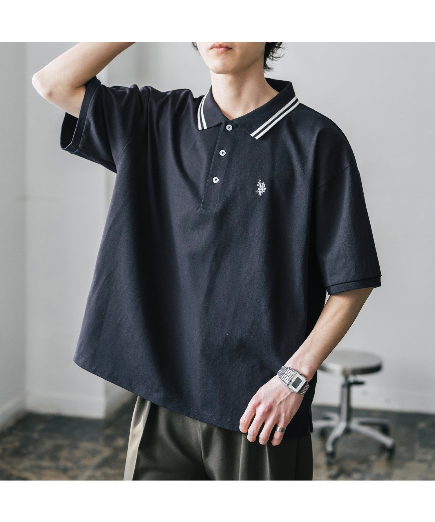 【ロッキーモンロー/Rocky Monroe】のU.S. POLO ASSN. 別注コラボワンポイントロゴ刺繍天竺半袖ポロ インテリア・キッズ・メンズ・レディースファッション・服の通販 founy(ファウニー) 　ファッション　Fashion　レディースファッション　Fashion for Women　トップス・カットソー　Cut & Sew Tops　コラボ　Collaboration, Collab　シンプル　Simple, Minimal　スポーツ　Sports, Activewear　スリット　Slit, Slit Detail　バランス　Balance, Style Balance　ポロシャツ　Polo Shirt, Collared Tee　別注　Limited Edition, Custom Order　半袖　Short Sleeve, Half Sleeve　メンズ　Men's, Menswear　リラックス　Relax, Relaxed Fit　ワイド　Wide, Wide Fit　再入荷　Restock / Back in Stock　おすすめ　Recommended / Our Picks　2026年　2026　2026春夏・S/S　Spring/Summer 2026 SS26　ネイビー×ホワイト|ID: prp329100004983096 ipo3291000000037330212