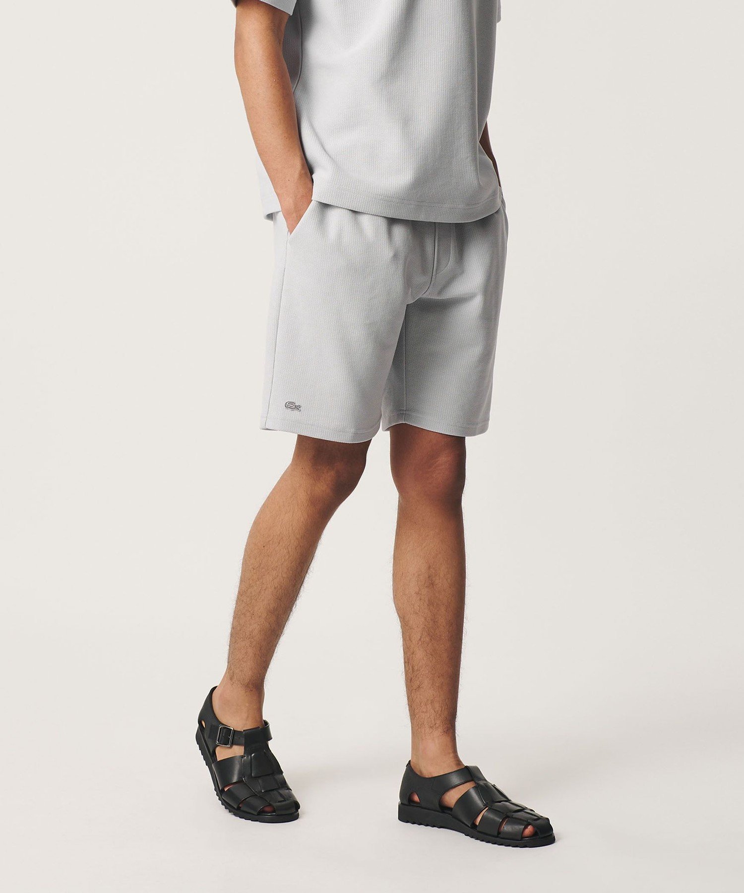 【ビューティ&ユース ユナイテッドアローズ/BEAUTY&YOUTH / UNITED ARROWS / MEN】のLACOSTE for BEAUTY YOUTH ワントーン ショートパンツ インテリア・キッズ・メンズ・レディースファッション・服の通販 founy(ファウニー) 　ファッション　Fashion　メンズファッション　Fashion for Men　ボトムス　Bottoms　ハーフパンツ・ショートパンツ　Shorts & Half Pants　鹿の子　Piqué, Kanoko Fabric　ショート　Short, Short Length　スリーブ　Sleeve, Long Sleeve / Short Sleeve　フランス　France, French　ポロシャツ　Polo Shirt, Collared Tee　別注　Limited Edition, Custom Order　メンズ　Men's, Menswear　リラックス　Relax, Relaxed Fit　エレガント 上品　Elegant　LT.GRAY|ID: prp329100004983119 ipo3291000000037330359