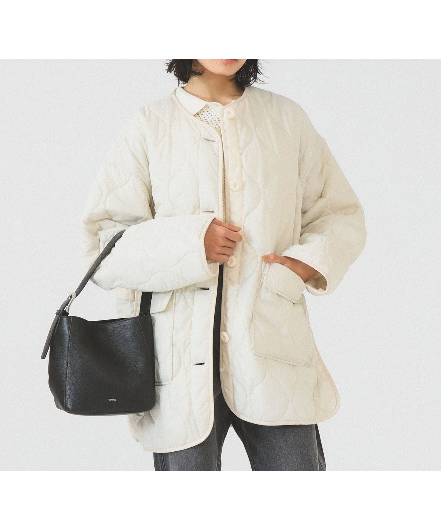 【ビームス ウイメン/BEAMS】のキルティング ノーカラー ブルゾン インテリア・キッズ・メンズ・レディースファッション・服の通販 founy(ファウニー) 　ファッション　Fashion　レディースファッション　Fashion for Women　アウター　Coat / Outerwear Collection　ブルゾンジャケット・スポーティアウター　Blouson Jackets　インナー　Innerwear　キルティング　Quilted, Quilting　軽量　Lightweight, Ultra Light　ショルダー　Shoulder, Shoulder Strap　スリット　Slit, Slit Detail　ドロップ　Drop Shoulder, Dropped Style　パイピング　Piping, Trim Design　パッチ　Patch, Appliqué　フラップ　Flap, Flap Pocket　ブルゾン　Blouson, Bomber Jacket　ポケット　Pocket, Pocket Detail　ワイド　Wide, Wide Fit　おすすめ　Recommended / Our Picks　旅行　Travel　OFF WHITE|ID: prp329100004983162 ipo3291000000037330558