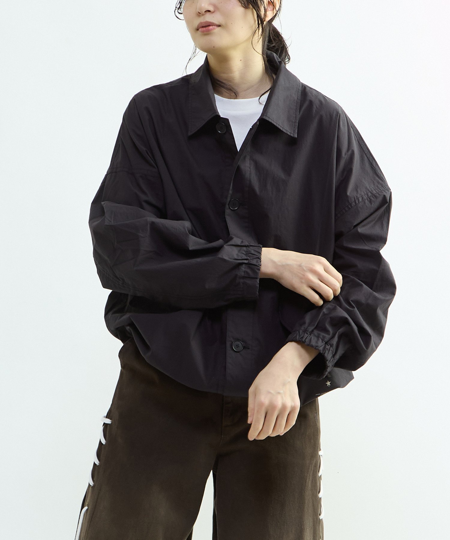 【コンバーストウキョウ/CONVERSE TOKYO】のスピンドルロゴプリントブルゾン インテリア・キッズ・メンズ・レディースファッション・服の通販 founy(ファウニー) 　ファッション　Fashion　レディースファッション　Fashion for Women　アウター　Coat / Outerwear Collection　ブルゾンジャケット・スポーティアウター　Blouson Jackets　シンプル　Simple, Minimal　スラックス　Slacks, Dress Pants　デニム　Denim, Jeans Material　ドローコード　Drawcord, Drawstring Cord　ブルゾン　Blouson, Bomber Jacket　プリント　Print, Printed Pattern　ロング　Long, Long-Length　A/W・秋冬　Autumn/Winter　軽量　Lightweight, Ultra Light　ブラック|ID: prp329100004983183 ipo3291000000037330652