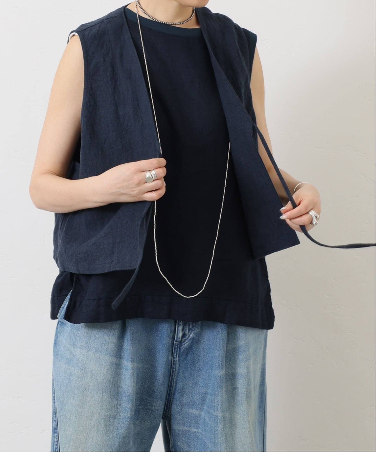 【ジャーナルスタンダード ラックス/journal standard luxe】のリネンキャンバス ノットベスト インテリア・キッズ・メンズ・レディースファッション・服の通販 founy(ファウニー) 　ファッション　Fashion　レディースファッション　Fashion for Women　アウター　Coat / Outerwear Collection　トップス・カットソー　Cut & Sew Tops　ベスト&ジレ / 重ね着スタイル　Vests & Gilets　キャンバス　Canvas, Canvas Fabric　ショート　Short, Short Length　シンプル　Simple, Minimal　スマート　Smart, Elegant　タンク　Tank Top, Sleeveless Top　フロント　Front, Front Design　ベスト　Vest, Waistcoat　リネン　Linen, Linen Fabric　ワッシャー　Washer, Crinkled Finish　2026年　2026　2026春夏・S/S　Spring/Summer 2026 SS26　ネイビー|ID: prp329100004983192 ipo3291000000037330725