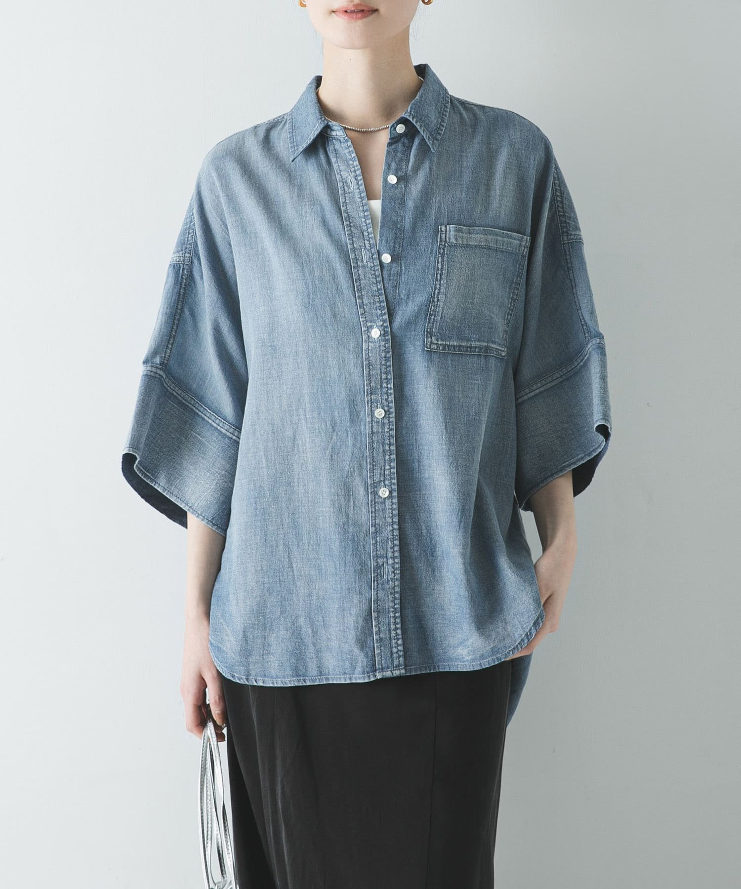 【アーバンリサーチ/URBAN RESEARCH】のハーフスリーブシアーデニムシャツ インテリア・キッズ・メンズ・レディースファッション・服の通販 founy(ファウニー) 　ファッション　Fashion　レディースファッション　Fashion for Women　トップス・カットソー　Cut & Sew Tops　シャツ・ブラウス・オフィスカジュアル　Elegant Blouses & Button-Ups　今季　This Season, Current Season　シアー　Sheer, See-Through　スリーブ　Sleeve, Long Sleeve / Short Sleeve　デニム　Denim, Jeans Material　ハーフ　Half, Half-Length　バランス　Balance, Style Balance　ラウンド　Round, Round Neck　S/S・春夏　SS, Spring/Summer, Warm Season　夏　Summer　エレガント 上品　Elegant　2026年　2026　2026春夏・S/S　Spring/Summer 2026 SS26　ブルー系その他|ID: prp329100004983199 ipo3291000000037330764