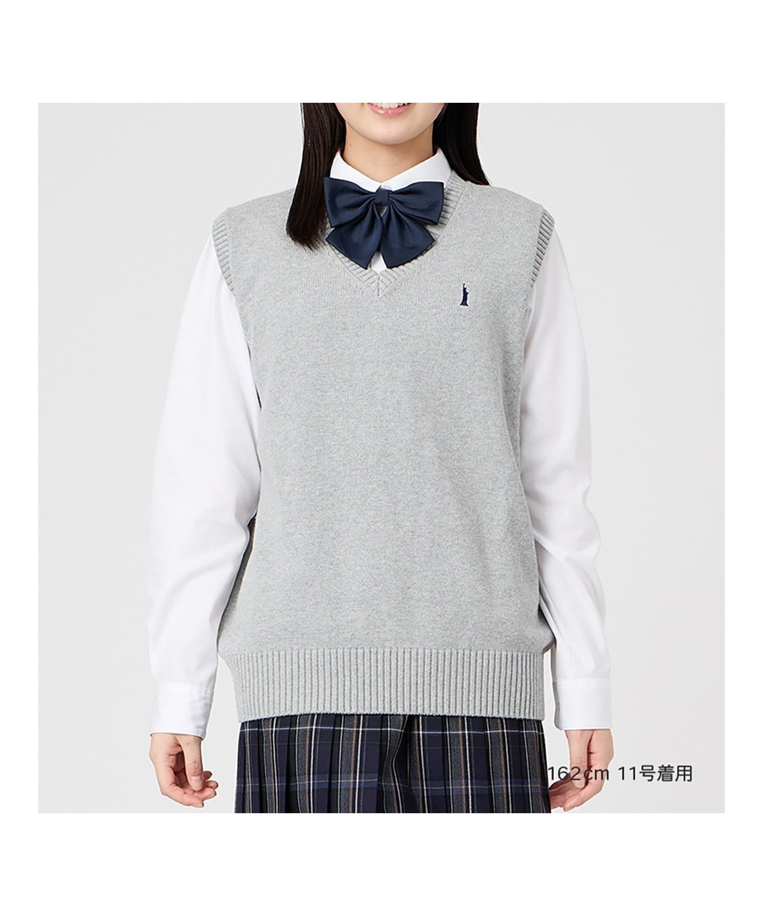 【イーストボーイ/EASTBOY】のベスト 綿 7G ニット 通学 女子 制服 学生服 中学生 高校生 スクール インテリア・キッズ・メンズ・レディースファッション・服の通販 founy(ファウニー) 　ファッション　Fashion　レディースファッション　Fashion for Women　アウター　Coat / Outerwear Collection　トップス・カットソー　Cut & Sew Tops　ニット　Knit Tops & Sweaters　ベスト&ジレ / 重ね着スタイル　Vests & Gilets　インナー　Innerwear　タンブラー　Tumbler, Travel Mug　バランス　Balance, Style Balance　ベスト　Vest, Waistcoat　ポケット　Pocket, Pocket Detail　リボン　Ribbon, Bow　おすすめ　Recommended / Our Picks　ライトグレー×ネイビー|ID: prp329100004983203 ipo3291000000037330779