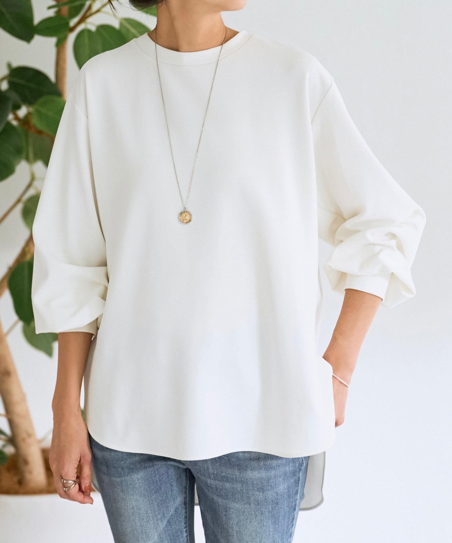 【ビアズリー/BEARDSLEY】のTブラウス 大人の最旬トレンドファッション＆コーディネート founy(ファウニー) 　ファッション　Fashion　レディースファッション　Fashion for Women　トップス・カットソー　Cut & Sew Tops　シャツ・ブラウス・オフィスカジュアル　Elegant Blouses & Button-Ups　インナー　Innerwear　春　Spring　カットソー　Cut and Sewn Top　ショート　Short, Short Length　シンプル　Simple, Minimal　ジャケット　Jacket, Outerwear　ストレッチ　Stretch, Stretchy Fabric　スニーカー　Sneakers, Trainers　スリット　Slit, Slit Detail　デニム　Denim, Jeans Material　ベスト　Vest, Waistcoat　ベーシック　Basic, Essential　ヨーク　Yoke, Yoke Design　楽ちん　Easy Fit, Comfortable　A/W・秋冬　Autumn/Winter　おすすめ　Recommended / Our Picks　エレガント 上品　Elegant　 other-1|ID: prp329100004983221 ipo3291000000037330876