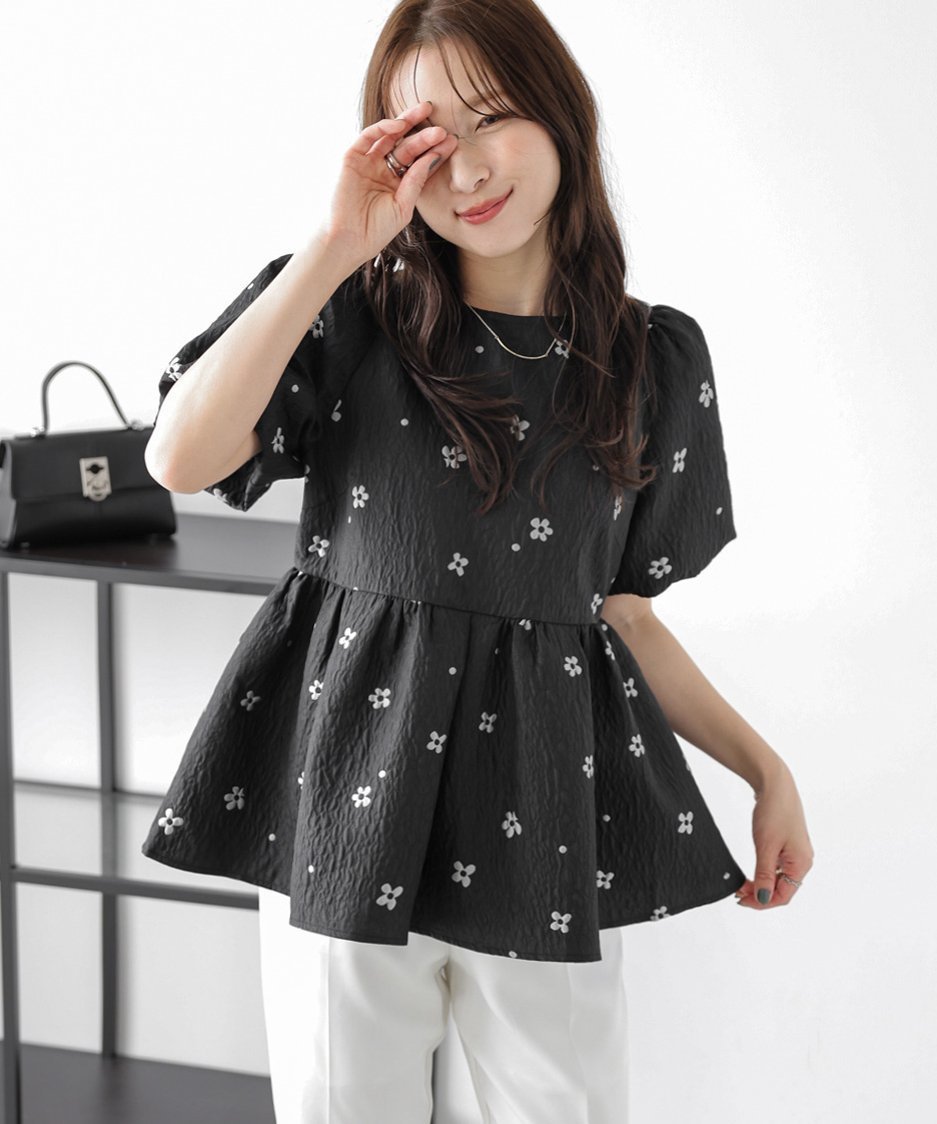 【ラジュール/Lajour】のフラワージャガードペプラムトップス インテリア・キッズ・メンズ・レディースファッション・服の通販 founy(ファウニー) 　ファッション　Fashion　レディースファッション　Fashion for Women　トップス・カットソー　Cut & Sew Tops　シンプル　Simple, Minimal　スリーブ　Sleeve, Long Sleeve / Short Sleeve　バルーン　Balloon, Balloon Silhouette　フェミニン　Feminine, Girly　ペプラム　Peplum, Flared Hem　エレガント 上品　Elegant　切替　Switching, Contrast Panel　ブラック|ID: prp329100004983231 ipo3291000000037330931